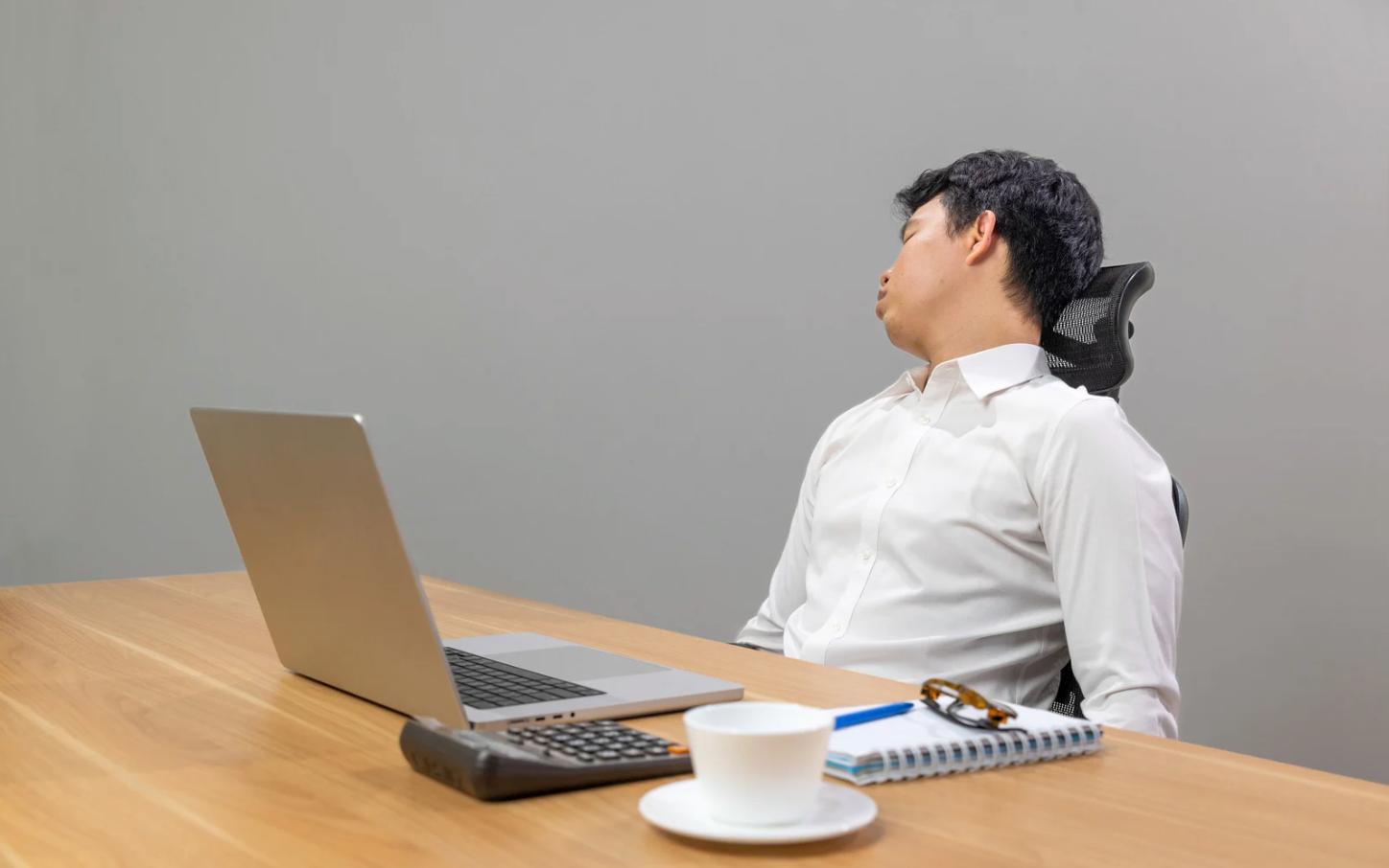 Lối sống ngược đời của GenZ: Ngủ ngày cày đêm, chỉ nhận công việc tự do