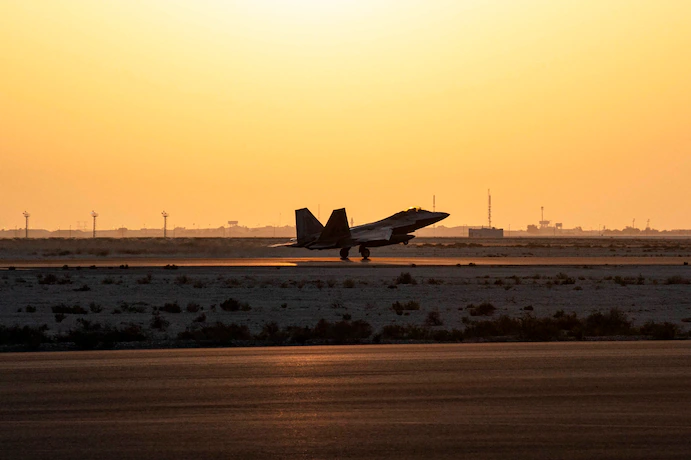 Mỹ gửi thêm quân, máy bay chiến đấu đến Trung Đông