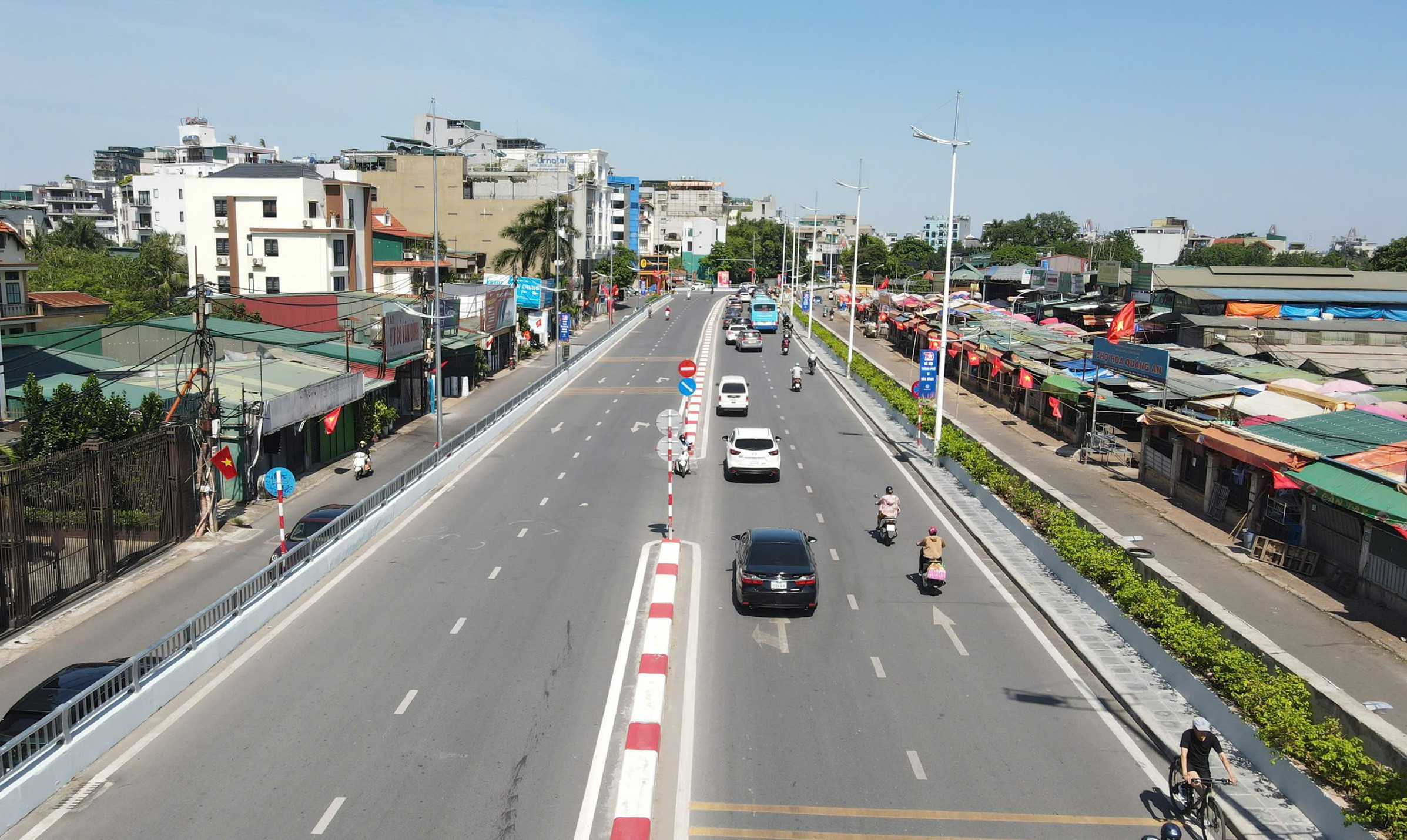 Thông xe đường Âu Cơ, Xuân Diệu chào mừng 70 năm Ngày Giải phóng Thủ đô