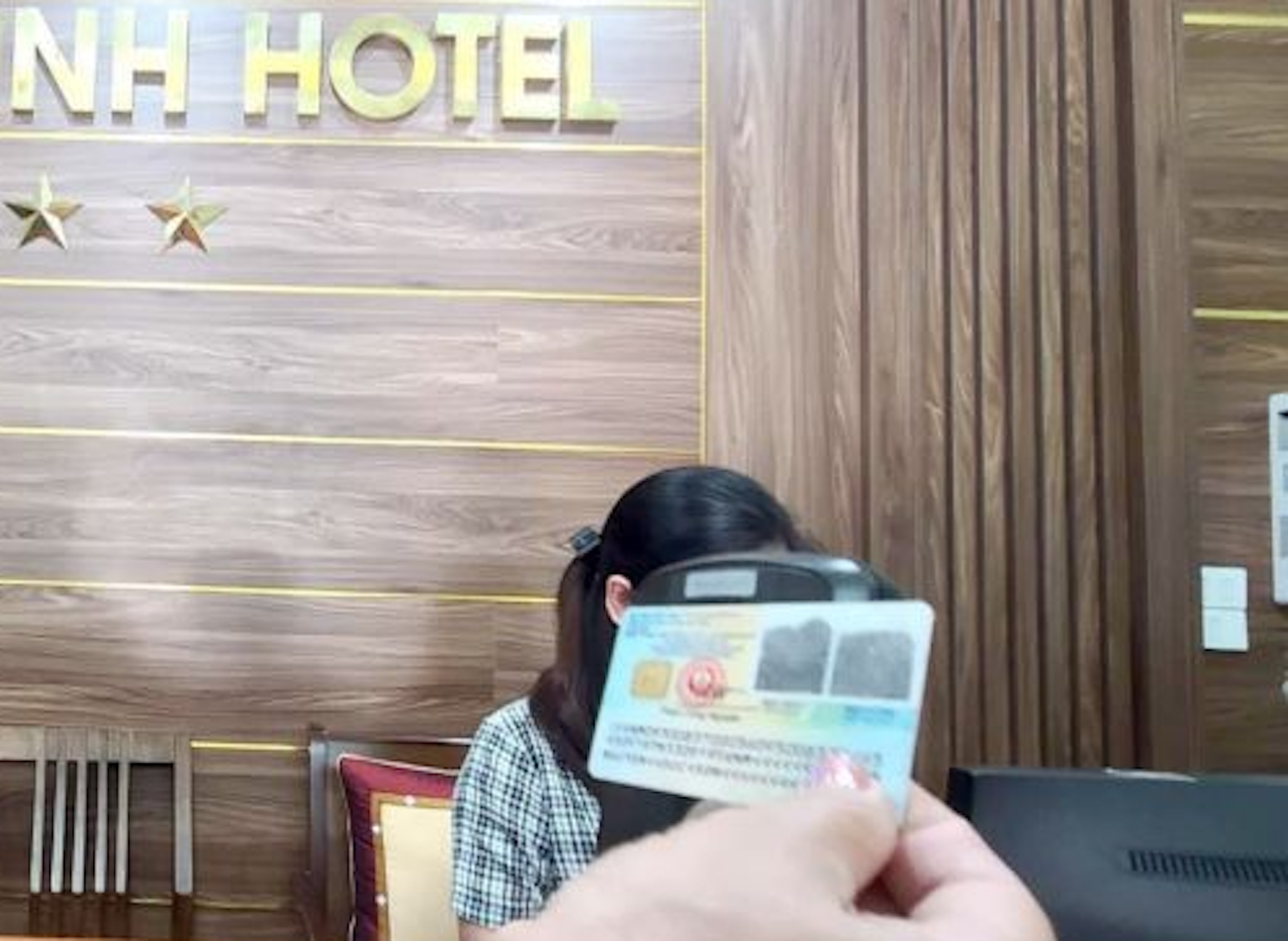 Nhà nghỉ, khách sạn có được giữ căn cước công dân?