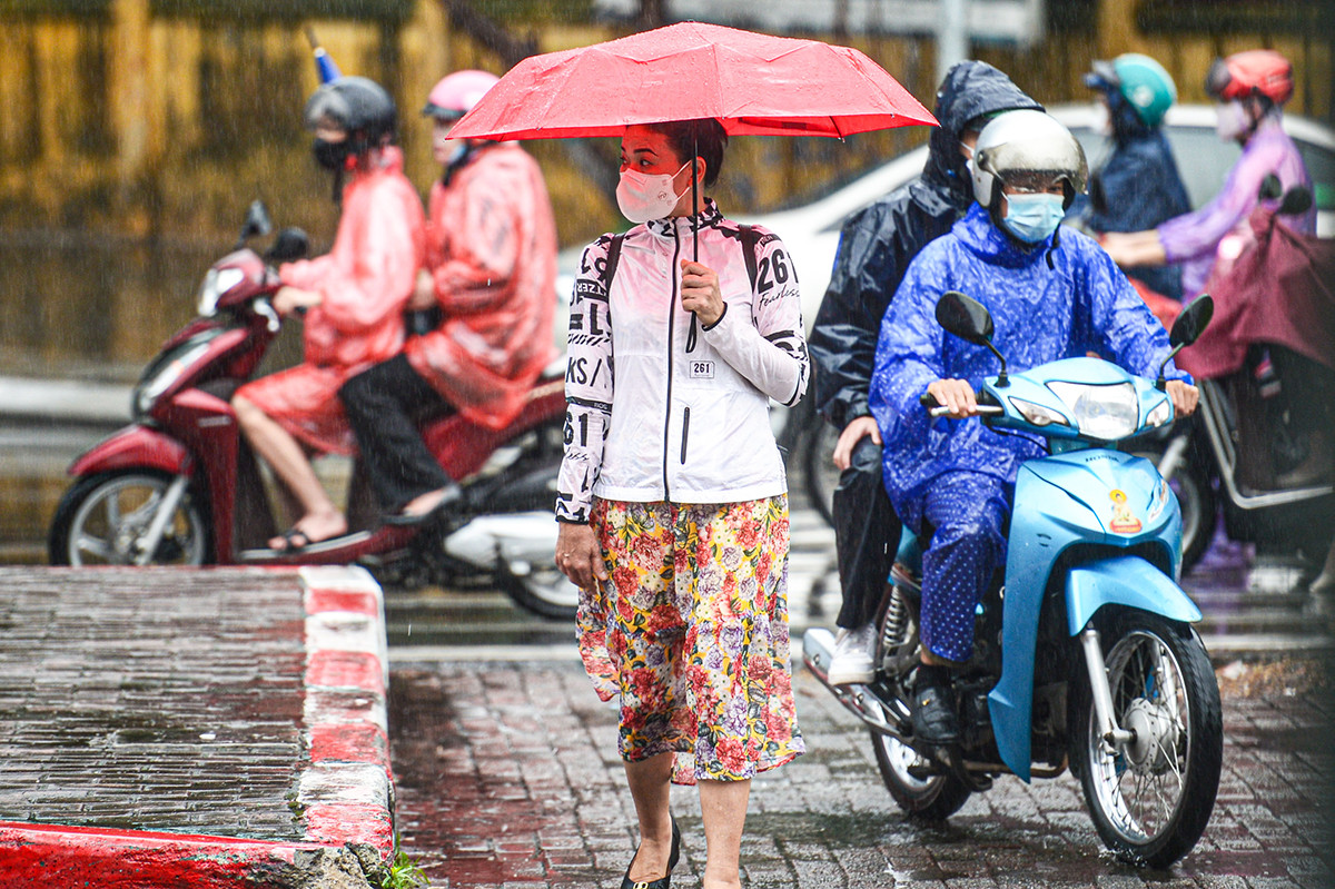 Tin mưa dông nhiều nơi trong ngày 6/10 và dự báo thời tiết 10 ngày 