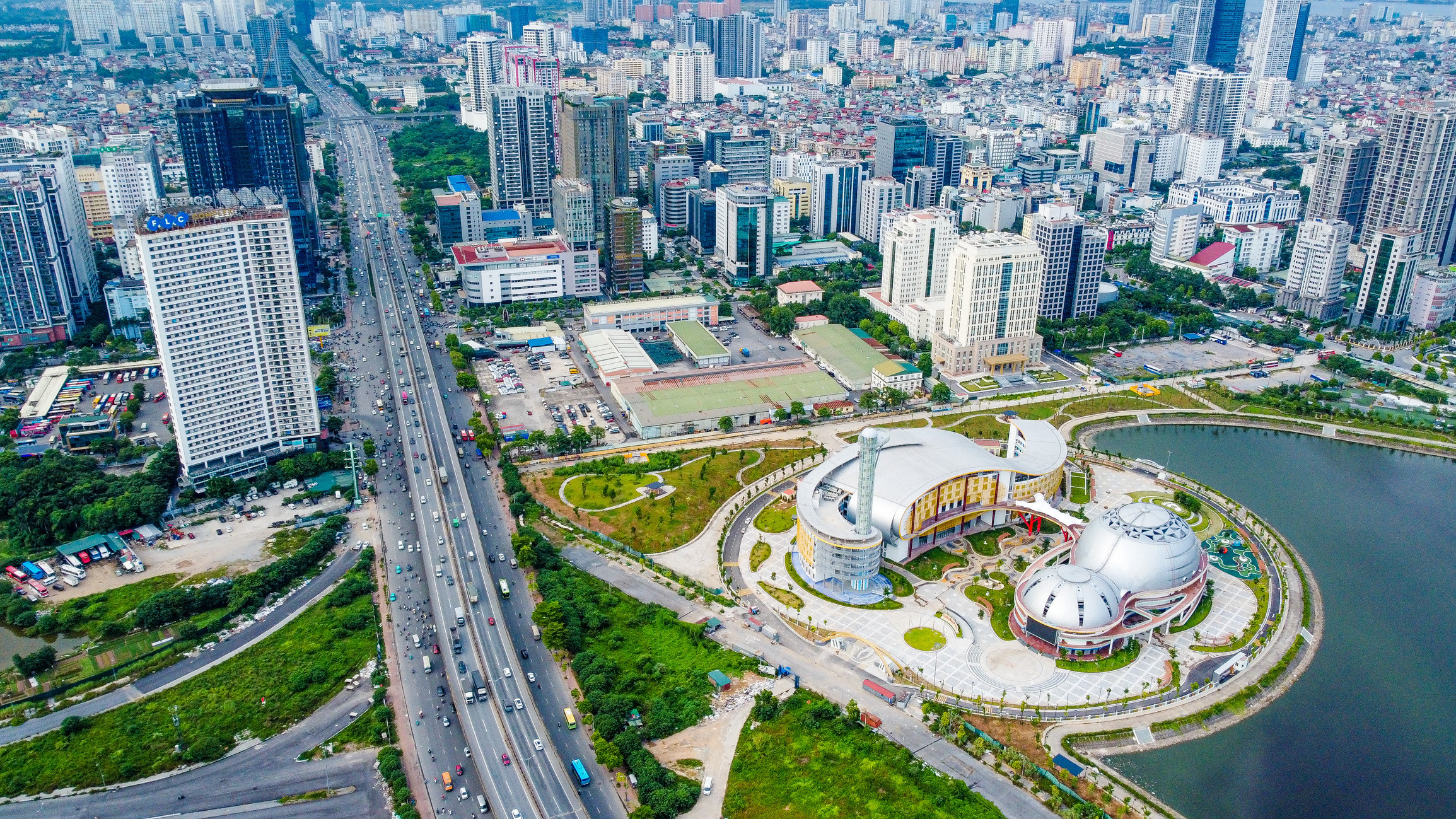 Hà Nội vươn mình mạnh mẽ: Dấu ấn từ những công trình hiện đại