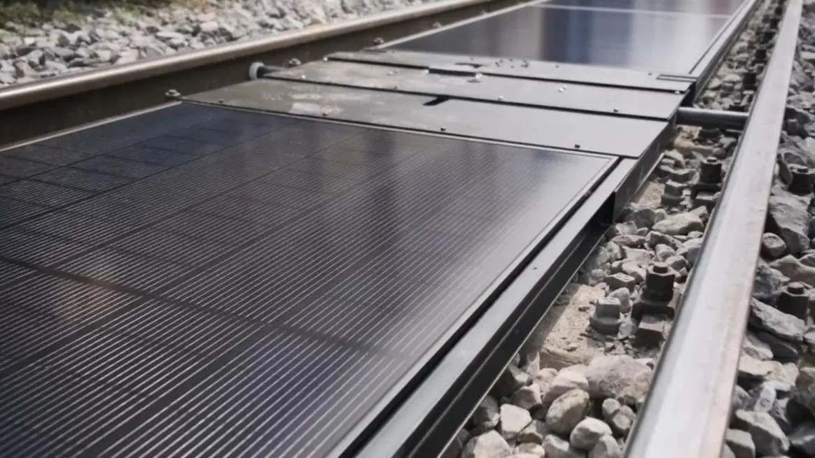 Đường sắt cũng có thể giúp tạo ra điện mặt trời