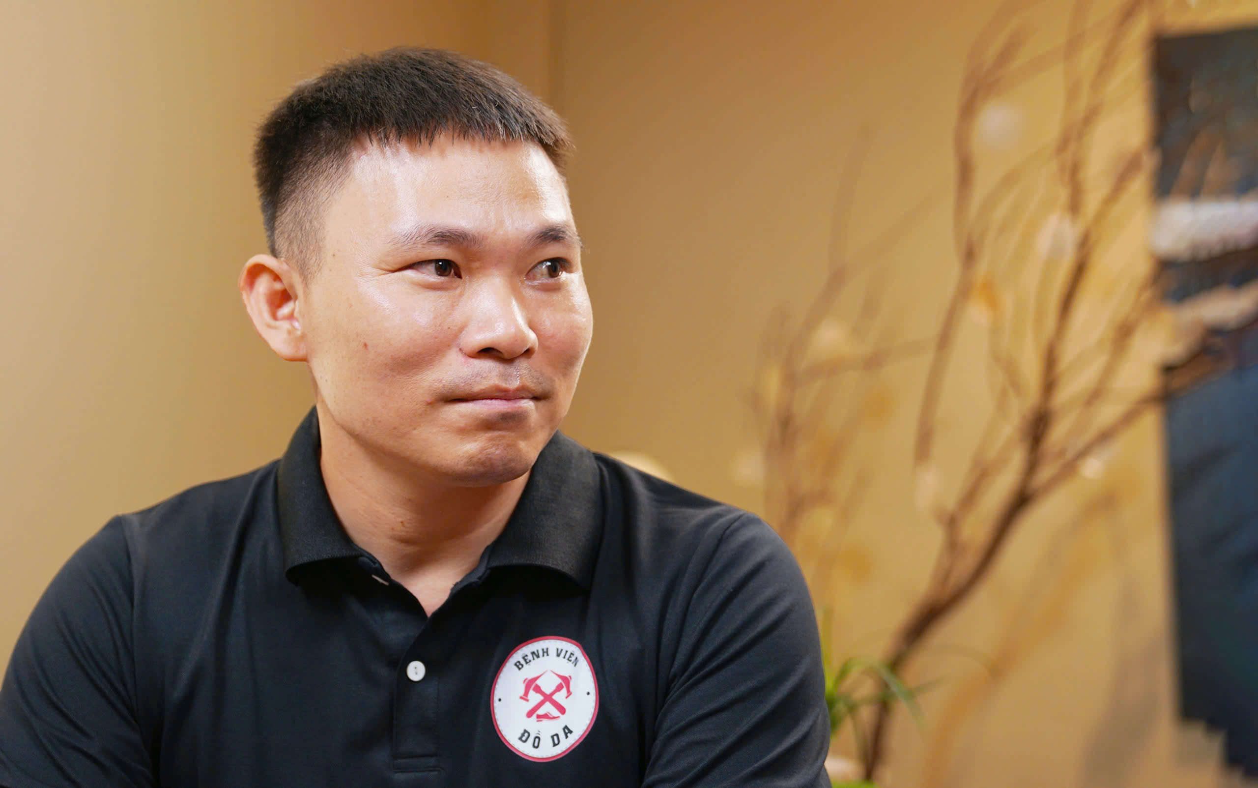 CEO Talk: Tuổi thơ đi đánh giày 'no đòn' trên hè phố của ông chủ Bệnh viện đồ da