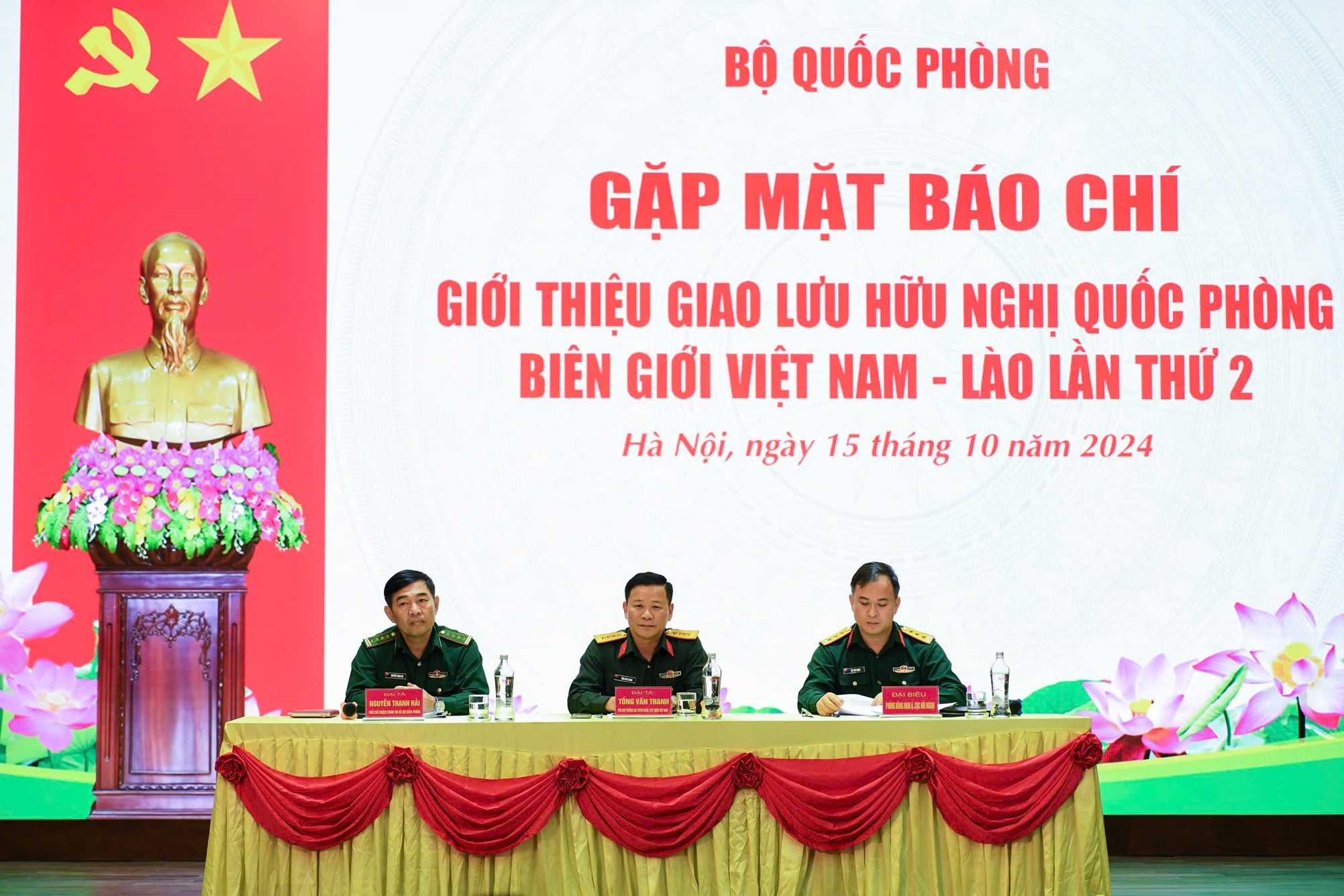 Giao lưu quốc phòng góp phần tăng cường quan hệ đoàn kết hữu nghị Việt Nam-Lào