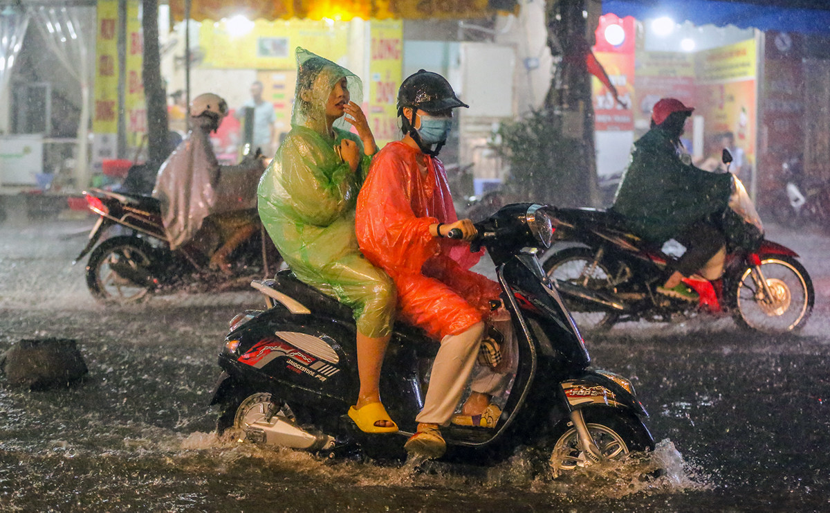 Dự báo thời tiết ngày 17/10: Mưa lớn ở Trung Bộ và Tây Nguyên 