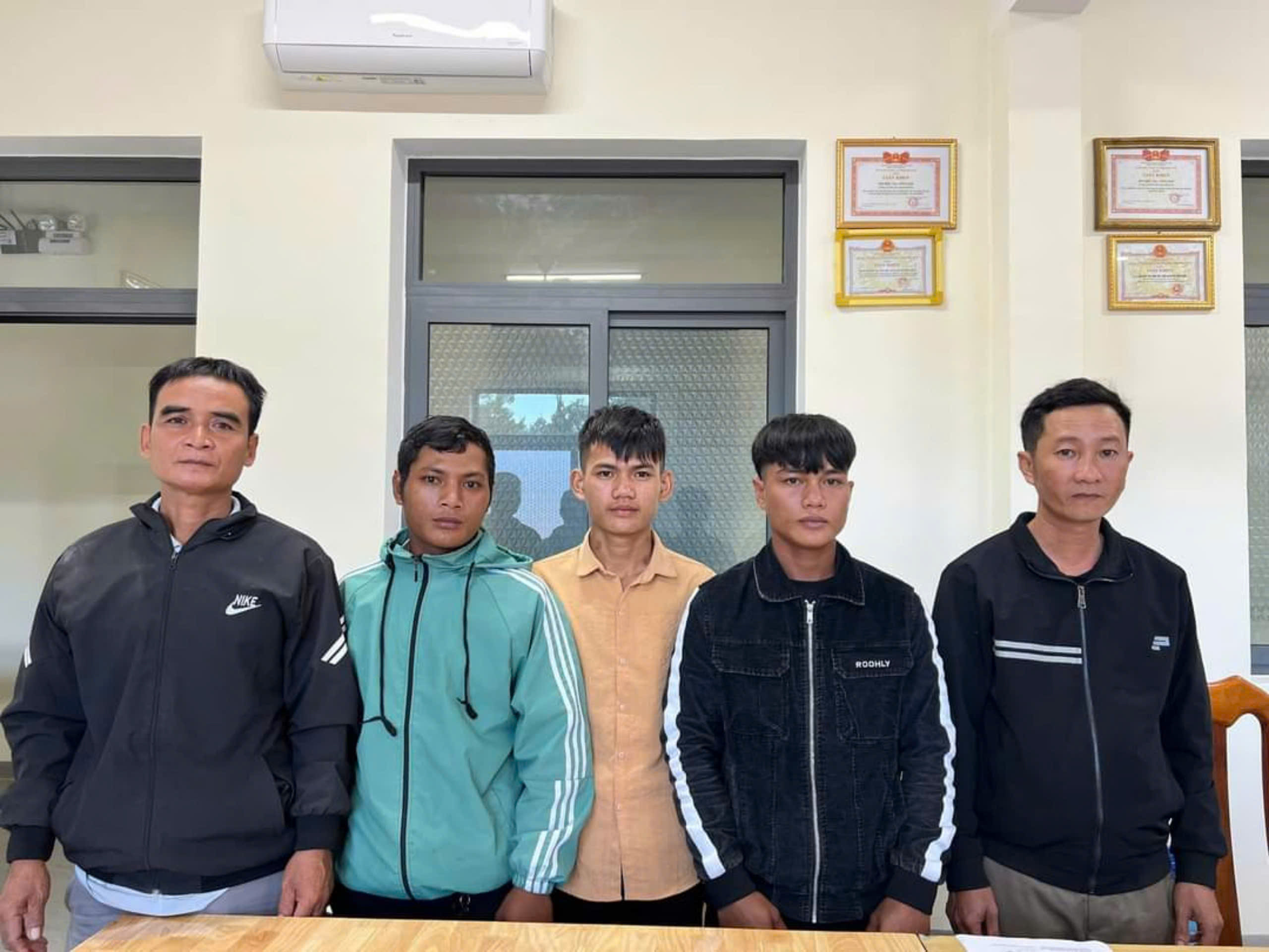 Giết 2 con trâu, 6 người bị khởi tố