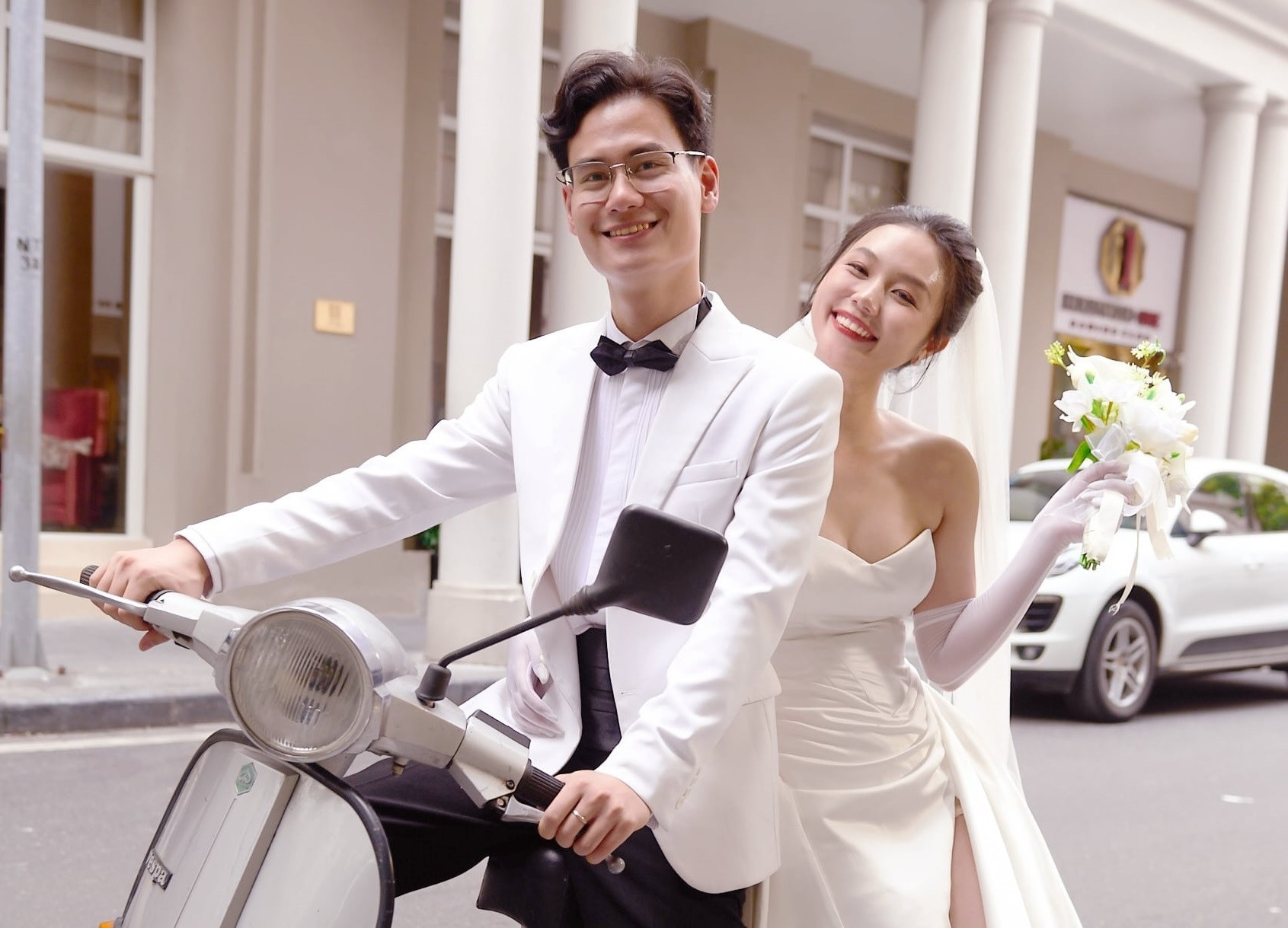 Tuyên bố 'ai vô phúc mới lấy cô', 7 năm sau chàng trai đòi cưới bằng được