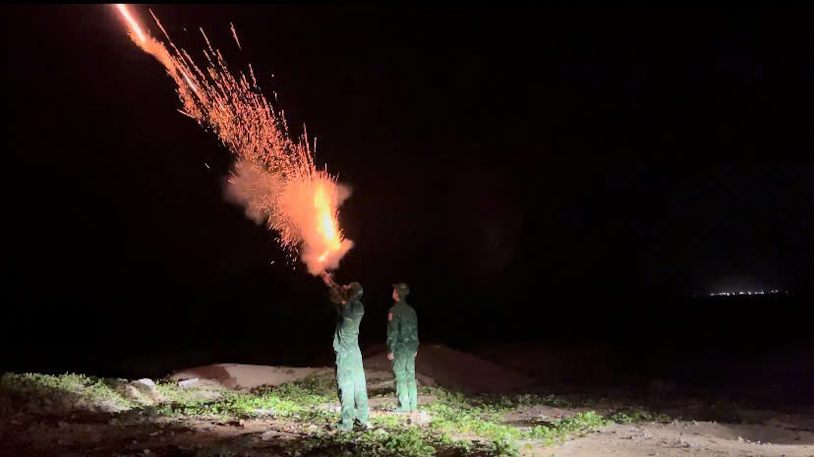 Thừa Thiên - Huế bắn pháo hiệu kêu gọi tàu thuyền vào tránh bão Trami