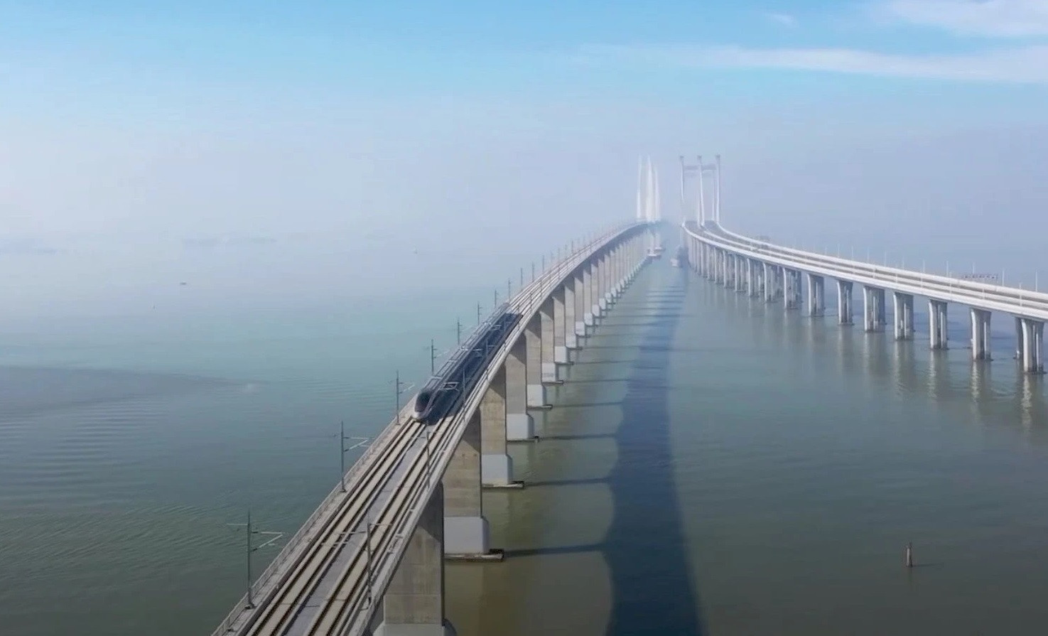 Trung Quốc đào hầm đường sắt cao tốc dưới biển dài nhất thế giới