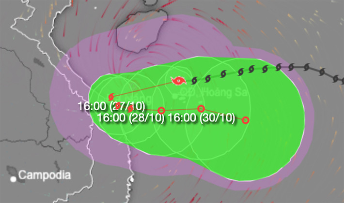 Bão số 6 giật cấp 14 đang gây mưa to, gió lớn ở khu vực biển miền Trung