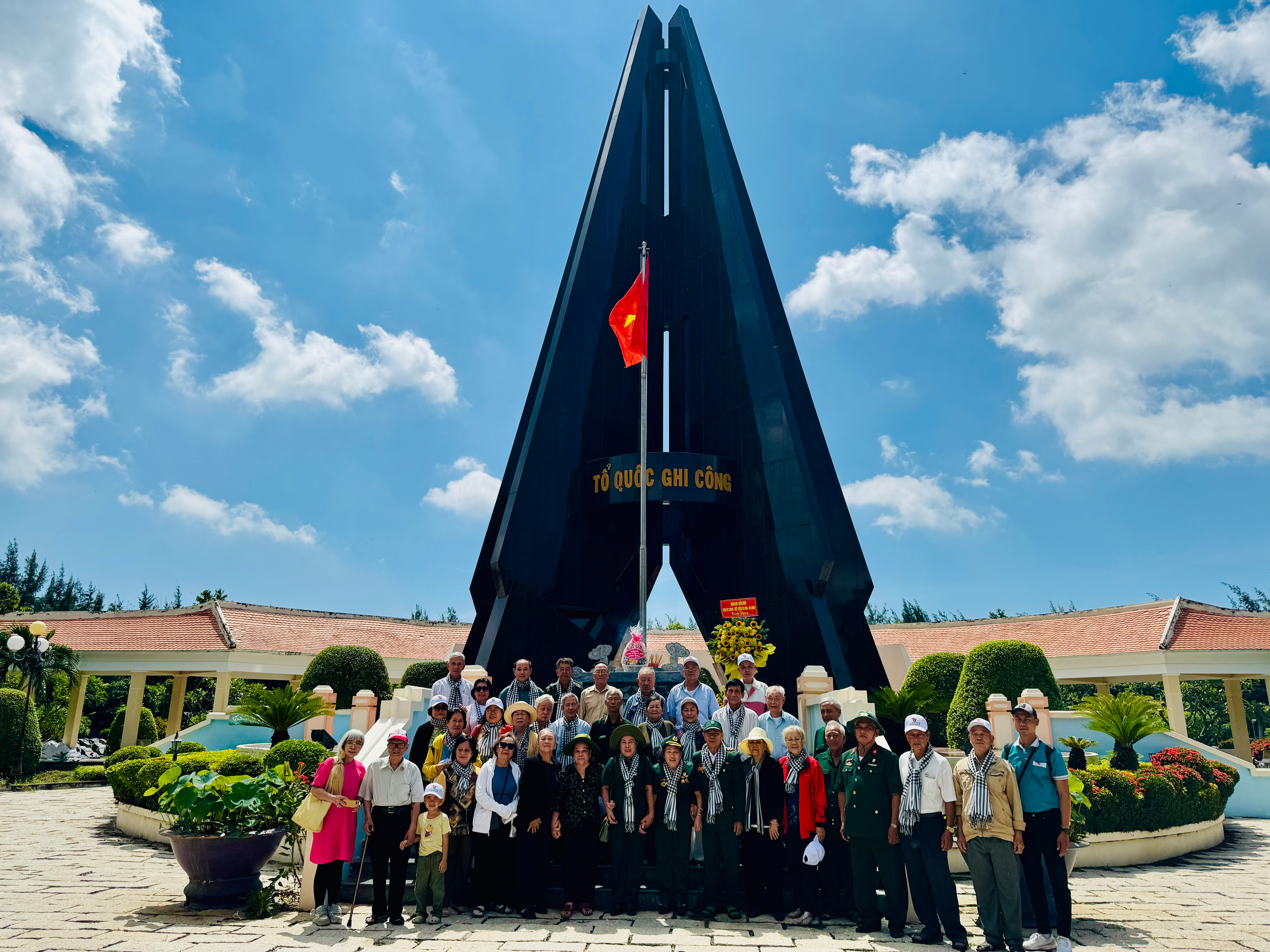 Đoàn Cựu chiến binh Khối Vũ trang Biệt động Sài Gòn - Gia Định về nguồn