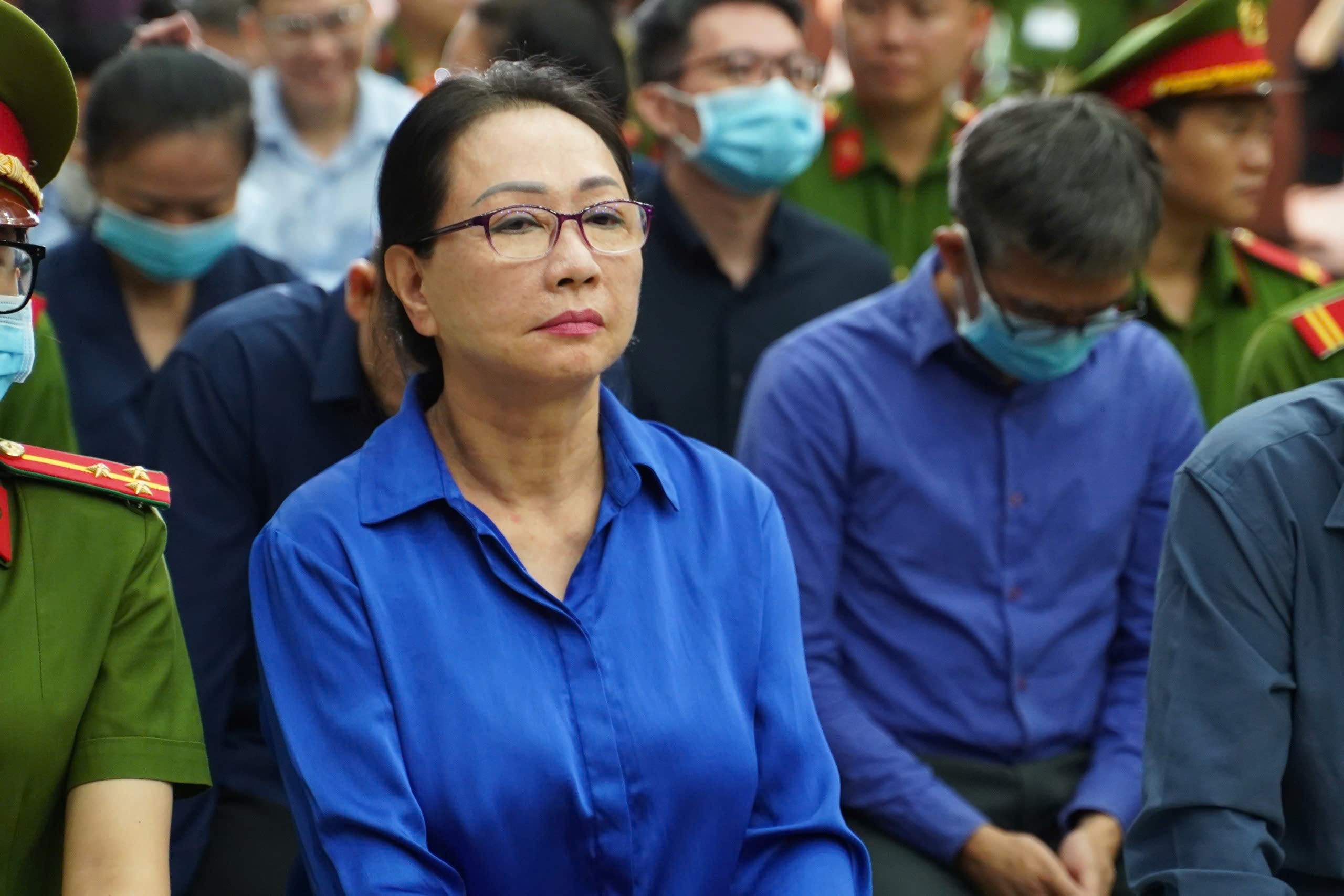 Trương Mỹ Lan xin lại biệt thự cổ, du thuyền, 19 ô tô