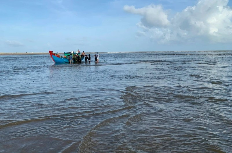 Một ngư dân hành nghề trên tàu cá Quảng Ngãi rơi xuống biển mất tích