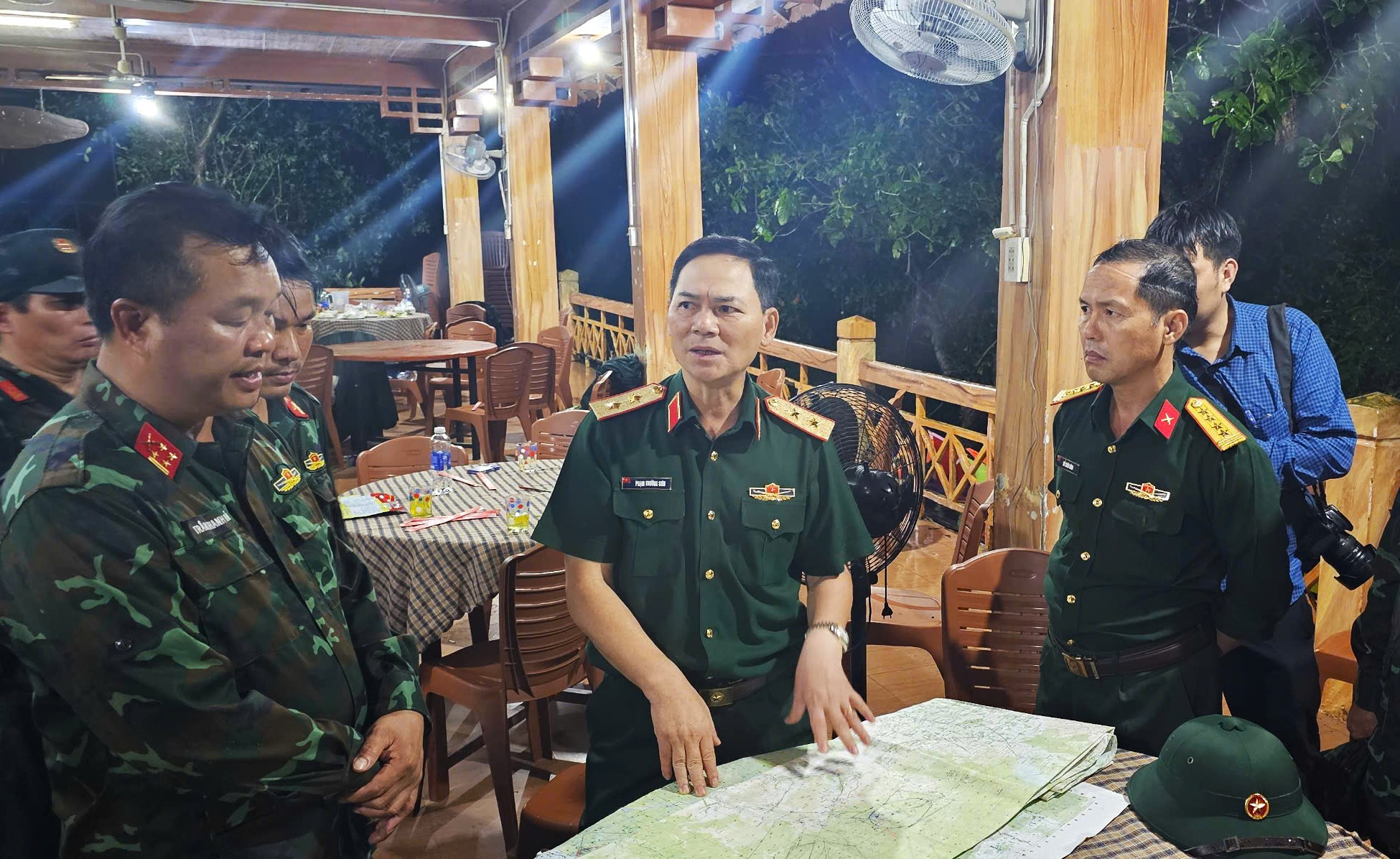 Vụ máy bay rơi ở Bình Định: Hành trình tìm đồng đội giữa rừng đêm 