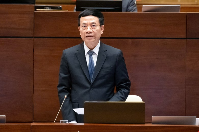 Người nghèo sẽ được hỗ trợ điện thoại thông minh miễn phí