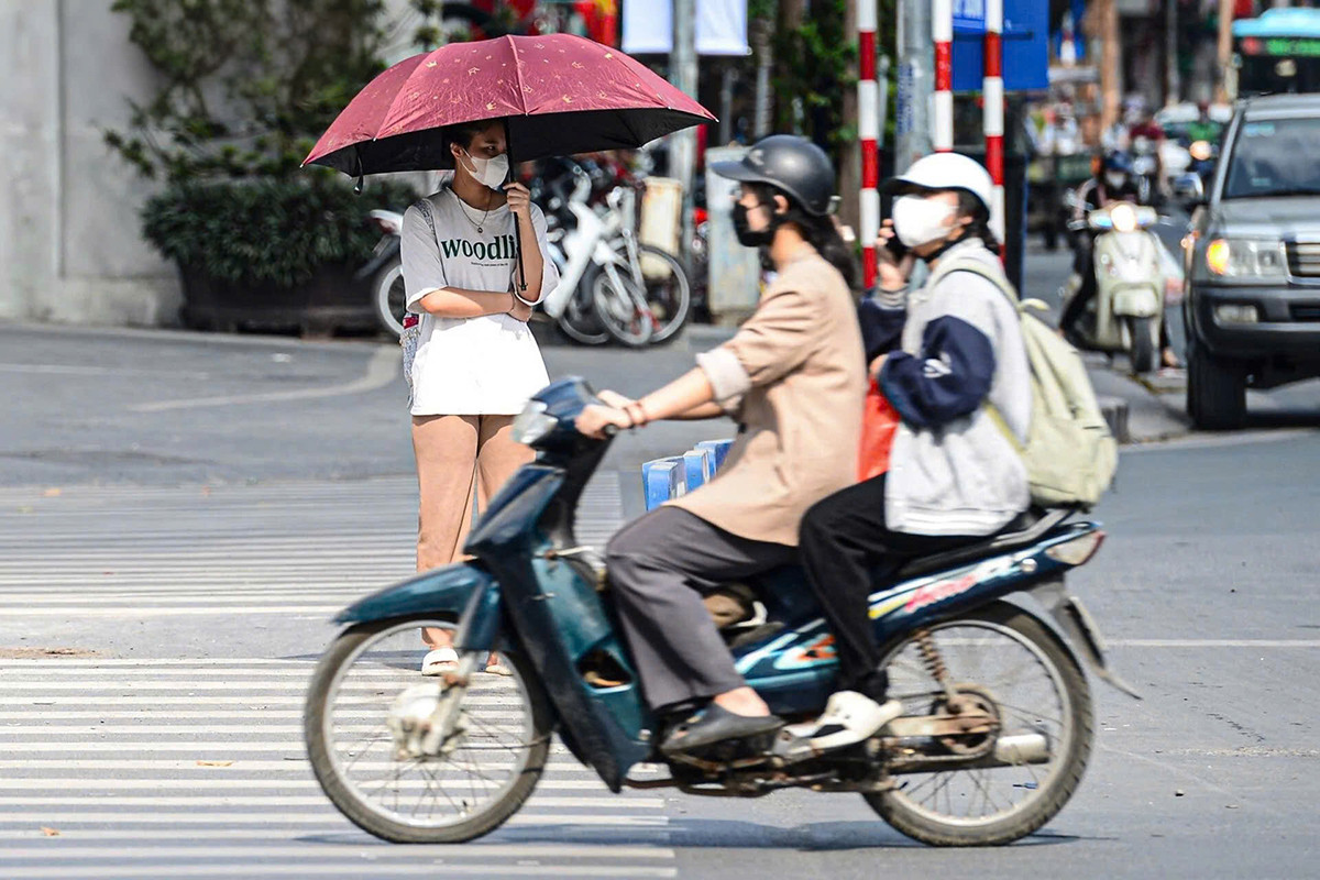 Vì sao lập đông, miền Bắc vẫn nóng như mùa hè?