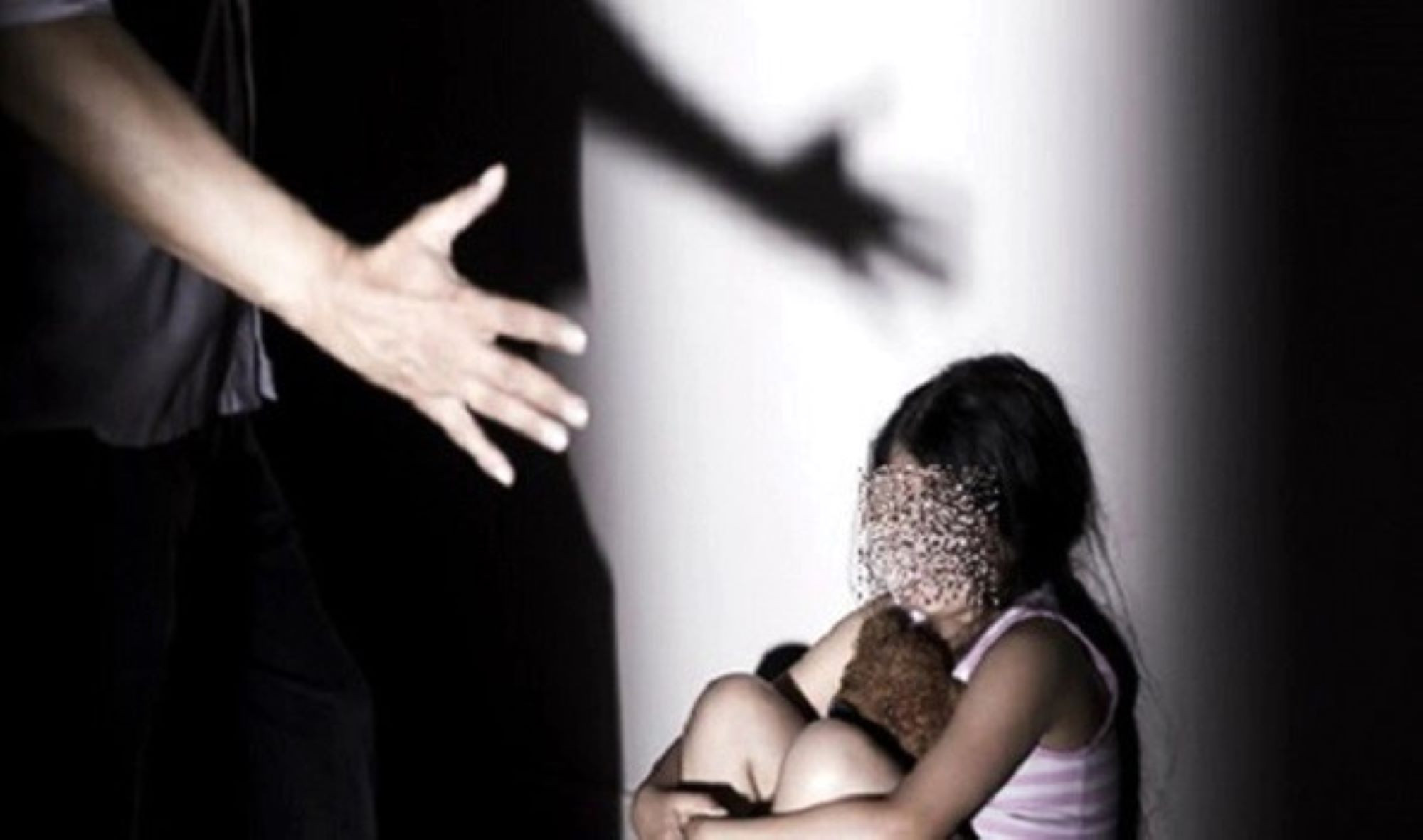 Gã thanh niên giở trò dâm ô với học sinh lớp 6 trên đường phố