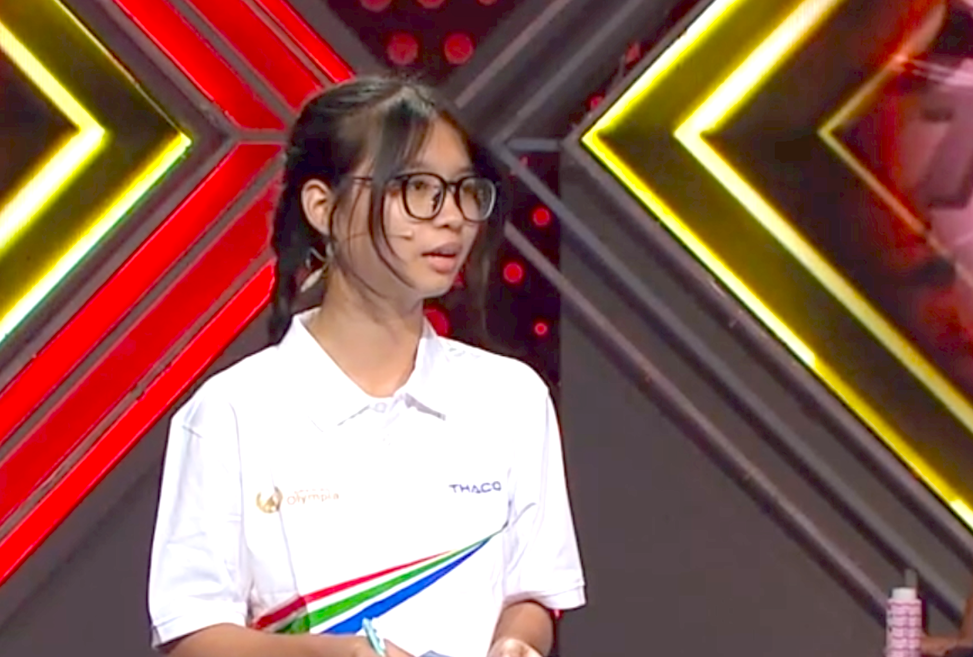 Nữ sinh đầu tiên thắng áp đảo, giành vòng nguyệt quế Olympia