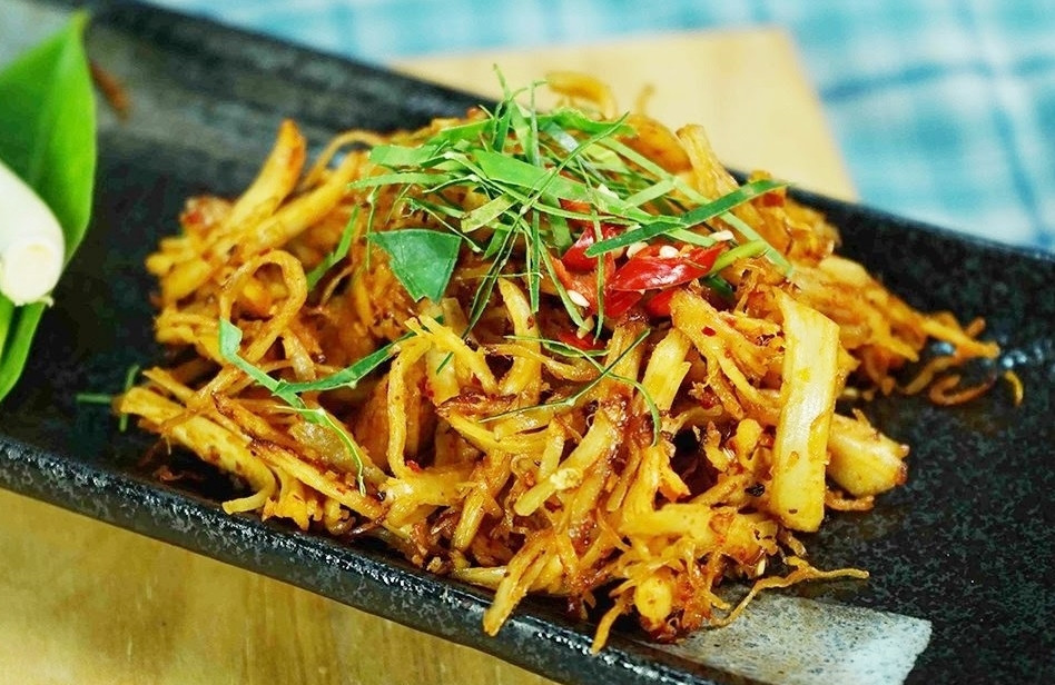 Cách làm khô gà lá chanh đơn giản tại nhà