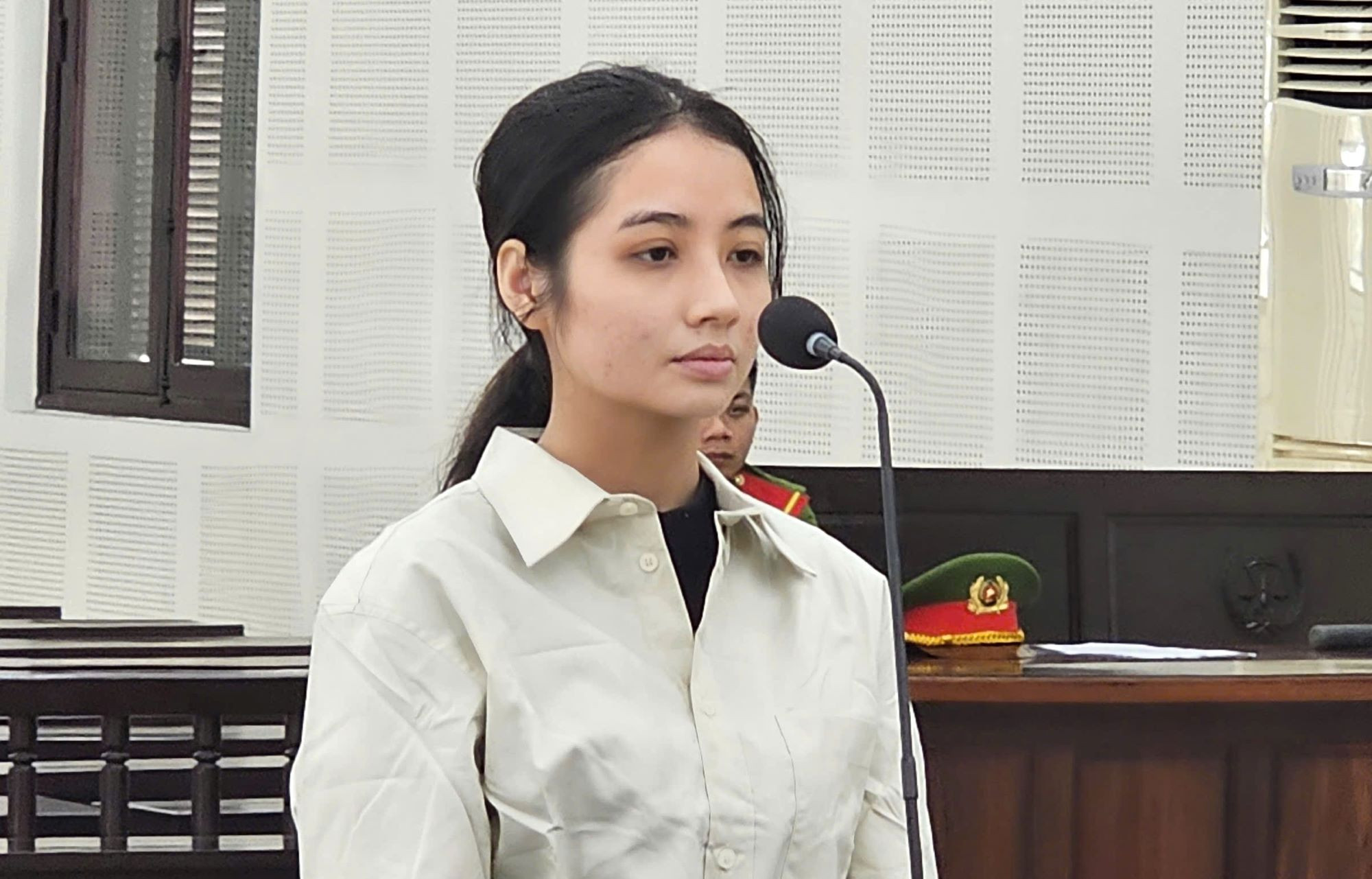 Nữ phiên dịch tổ chức cho người Trung Quốc cư trú trái phép tại Đà Nẵng