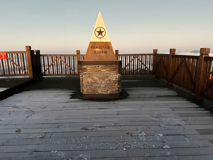 Chuyên gia lý giải hiện tượng sương muối phủ trắng đỉnh Fansipan sáng nay