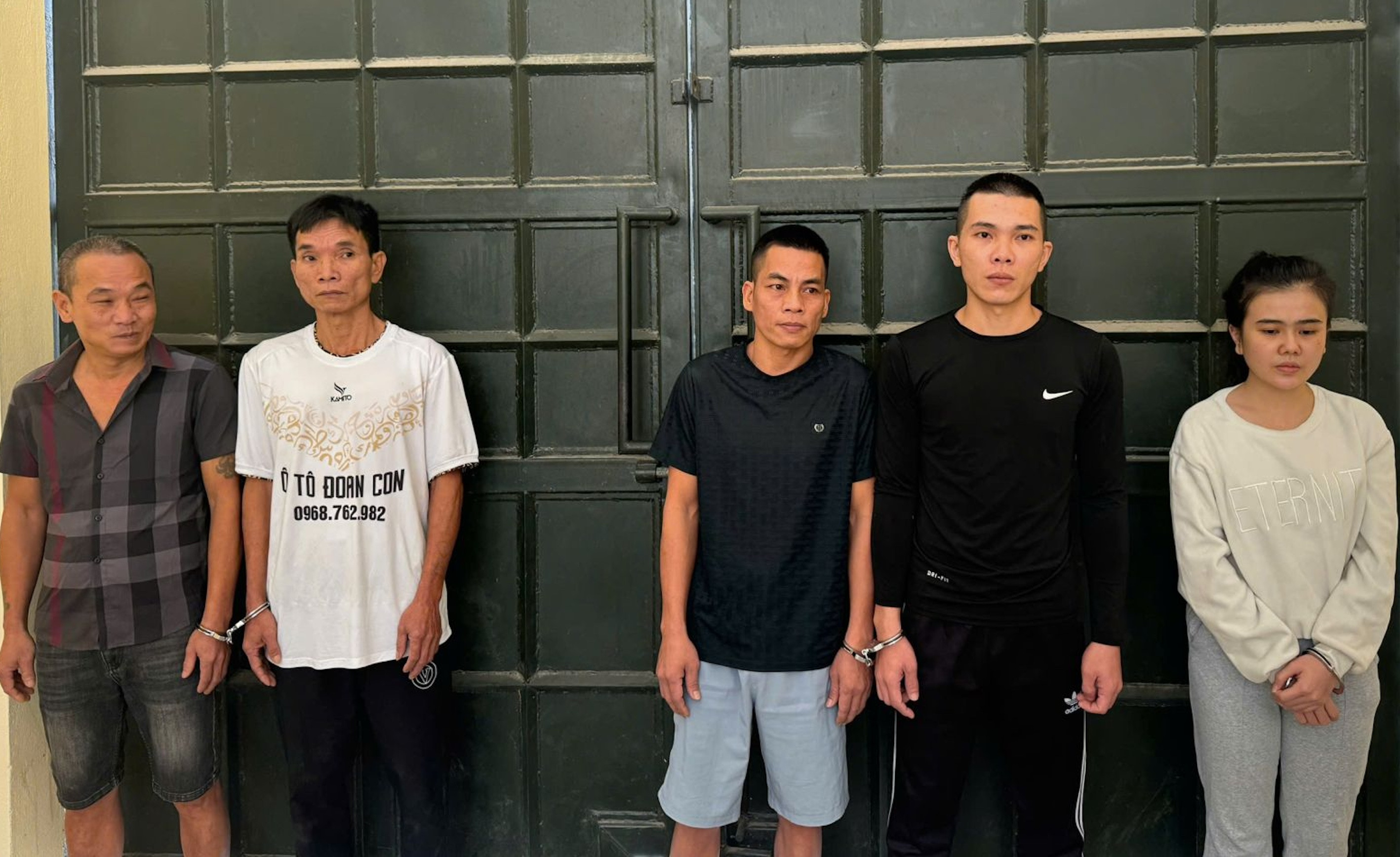 Liên tiếp bắt 5 vụ và 13 người mua bán, sử dụng ma tuý ở Thanh Hoá