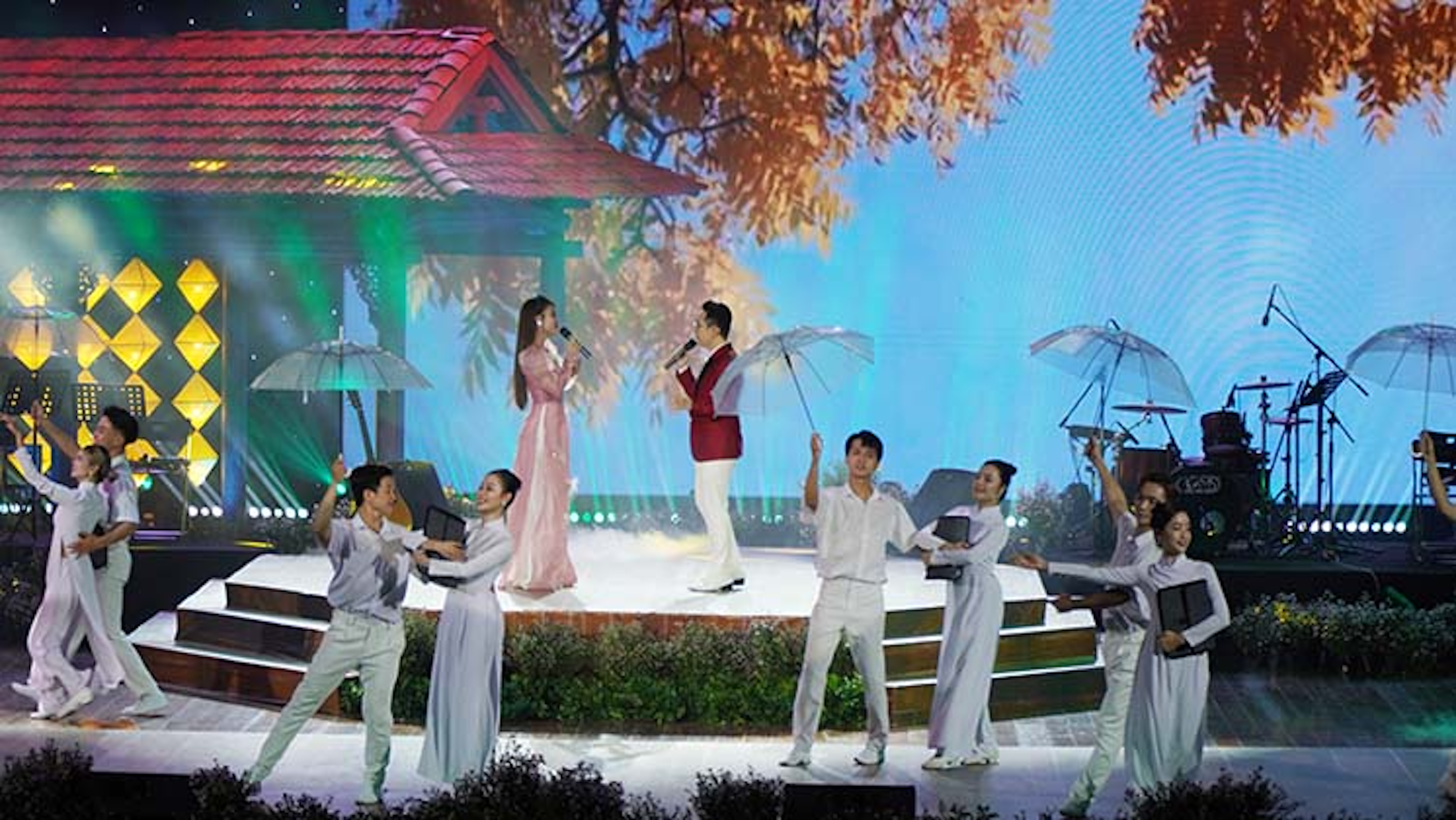 Màn nghệ thuật đặc sắc khép lại Festival mùa Thu 2024 của Huế