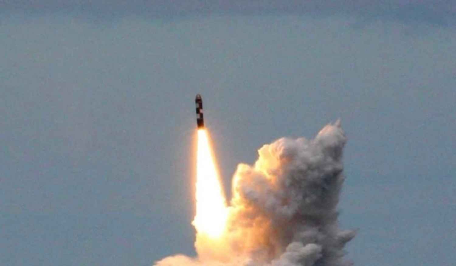 Không hệ thống phòng thủ nào chặn được tên lửa Oreshnik