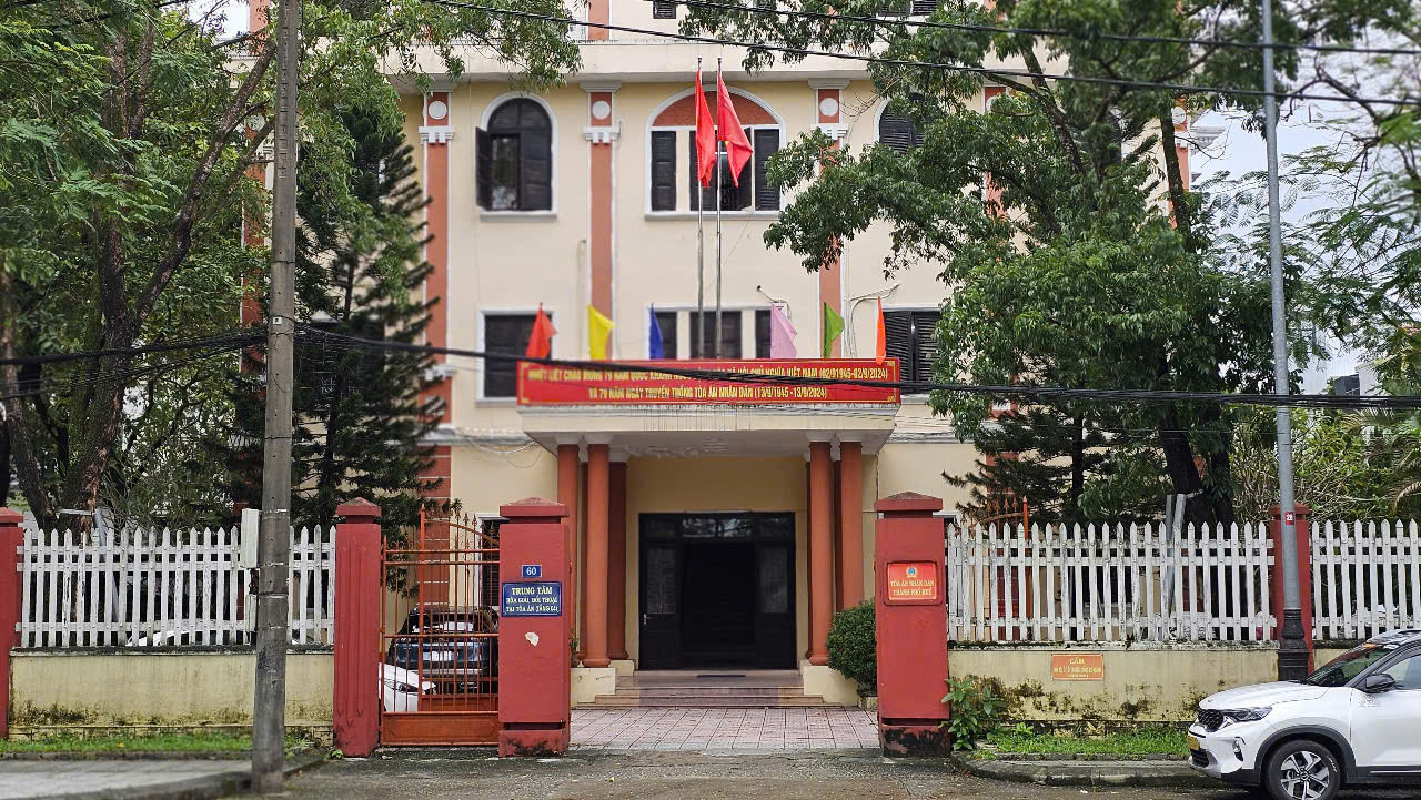 Tạm giữ một thẩm phán của Tòa án nhân dân TP Huế 