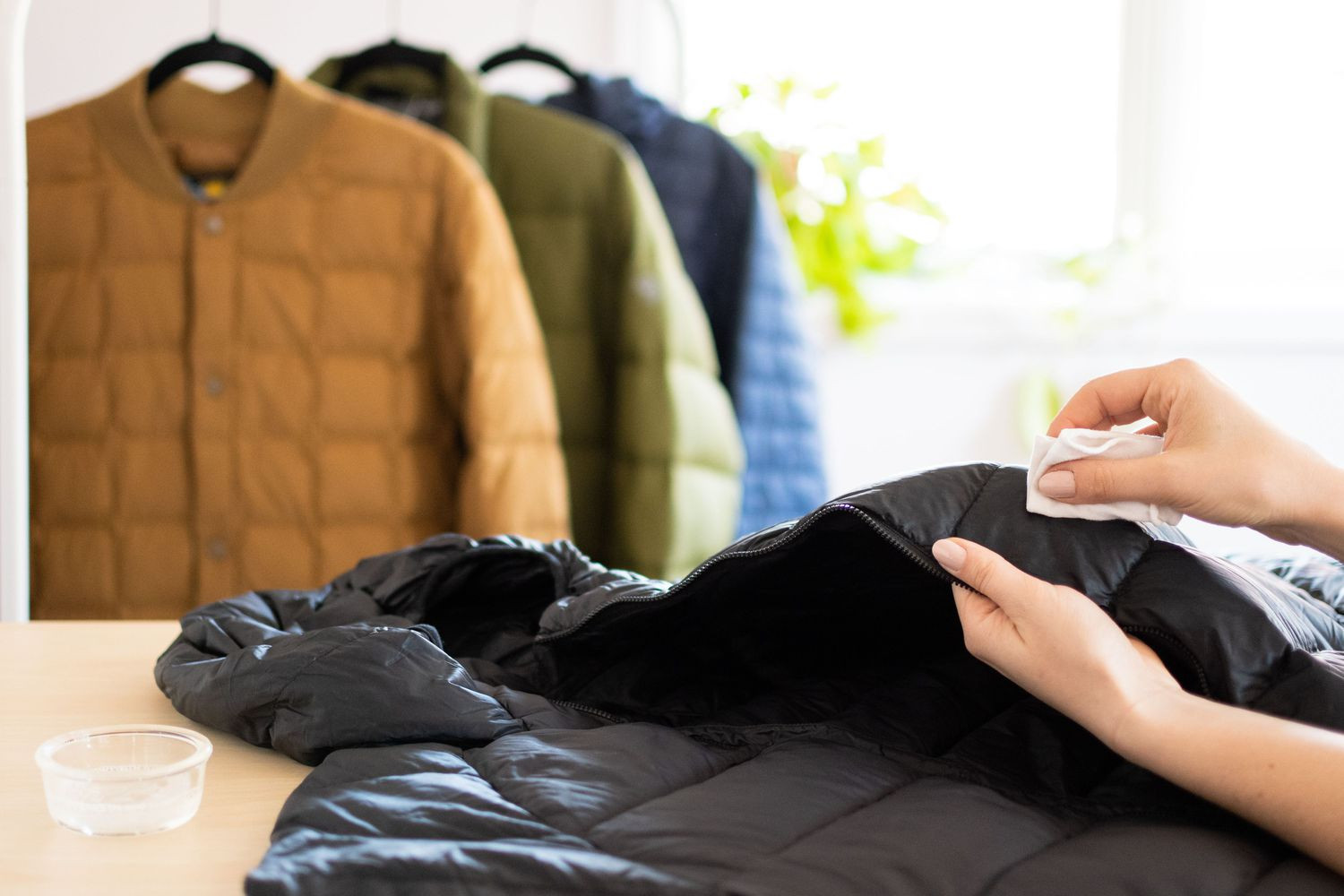 Làm sạch áo khoác lông vũ chỉ trong vài phút