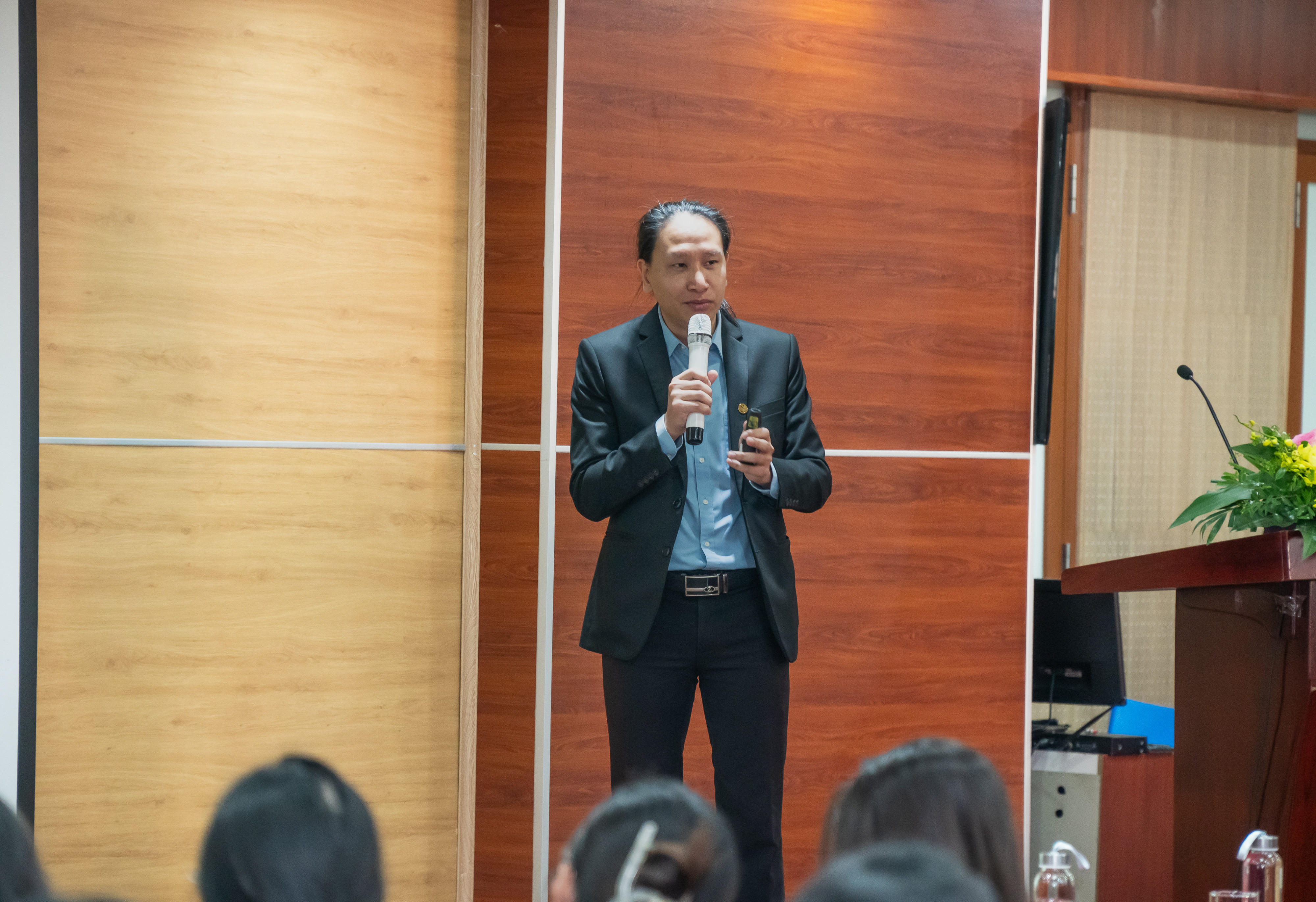 Một nhân viên sẽ phải làm tới 4 công việc vì sự xuất hiện của AI