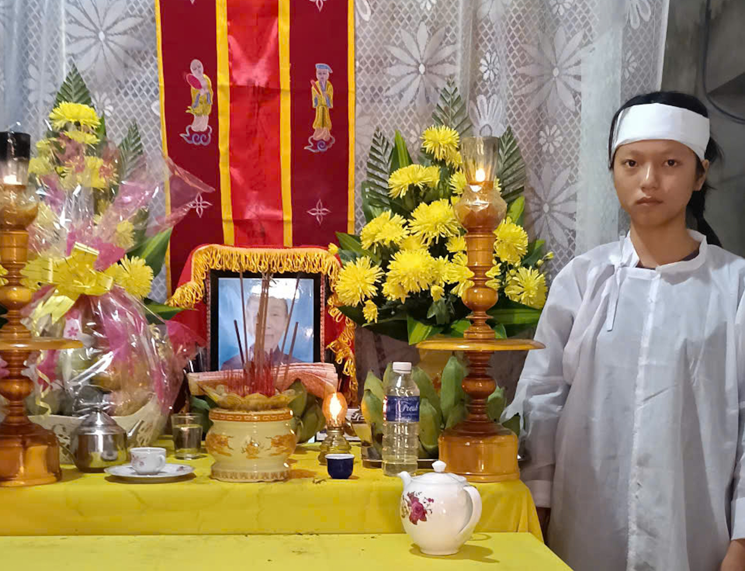 Bà và bố lần lượt qua đời, nữ sinh lớp 12 nguy cơ bỏ dở ước mơ vào đại học