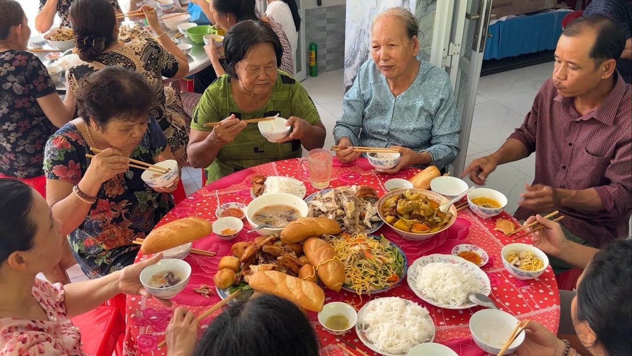 Đám giỗ bên cồn ở miền Tây có gì đặc biệt?