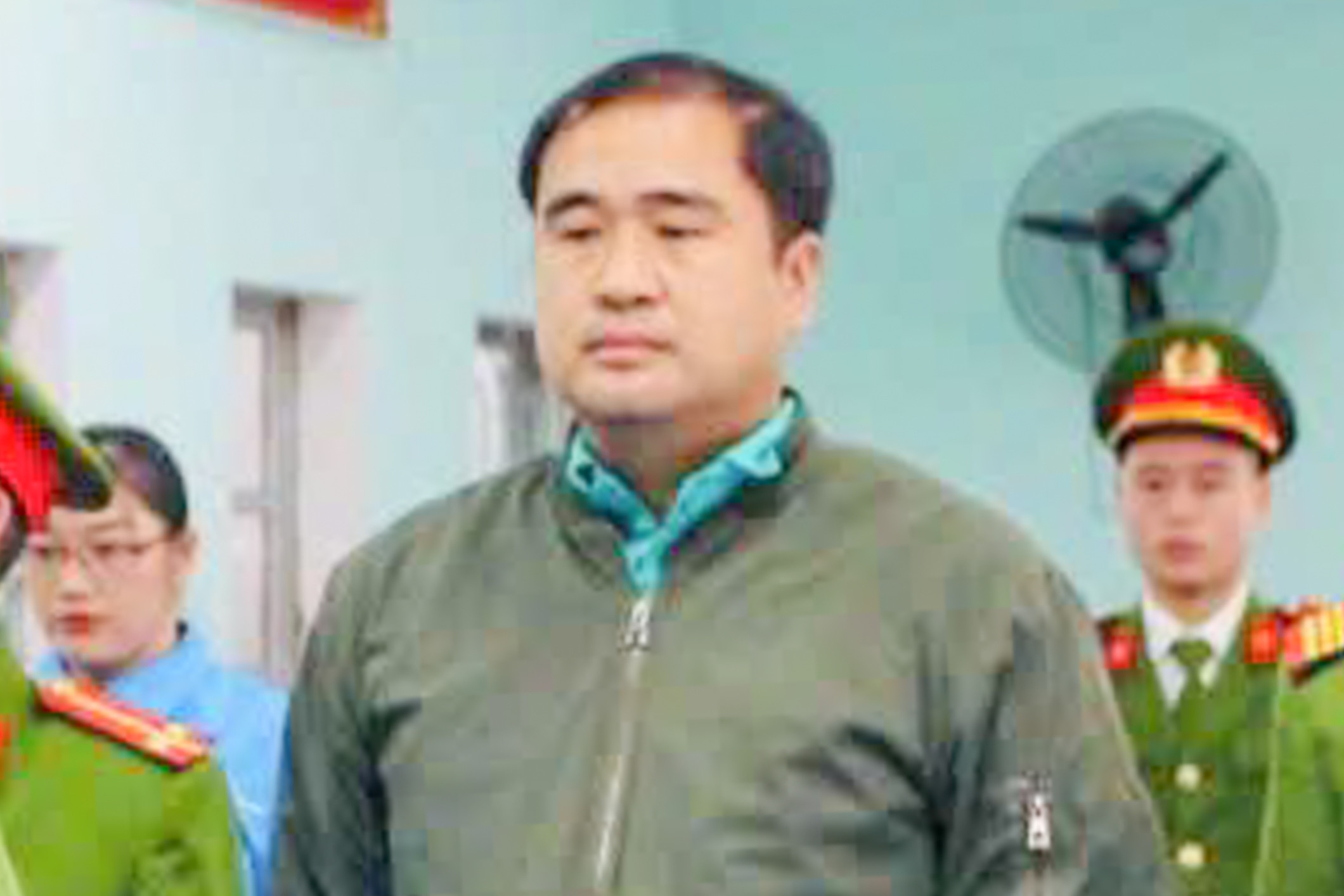 Bắt một Chủ tịch UBND thị trấn ở Hà Giang