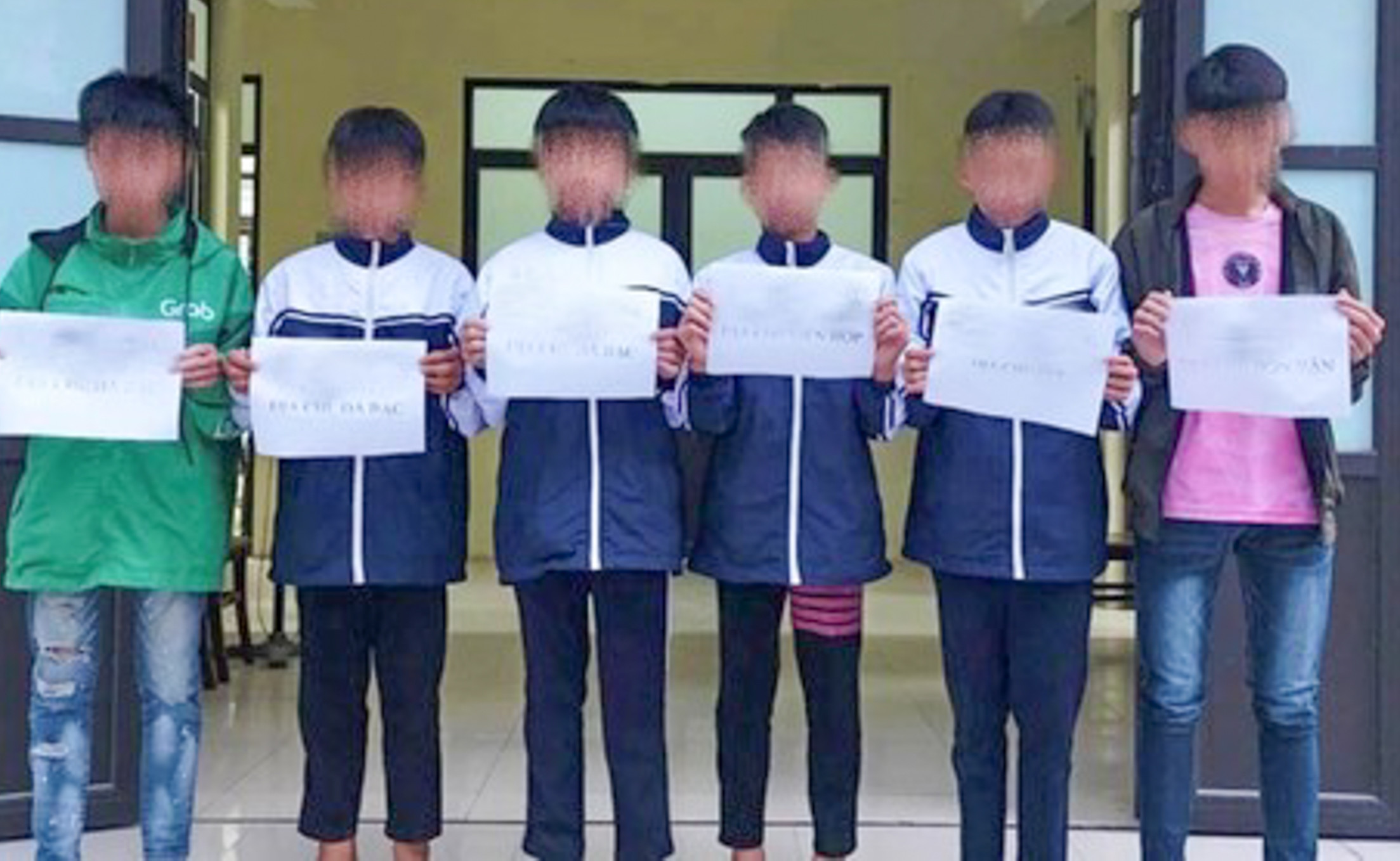 Nhóm thiếu niên cầm dao phóng lợn đi giải quyết mâu thuẫn ở Hoà Bình