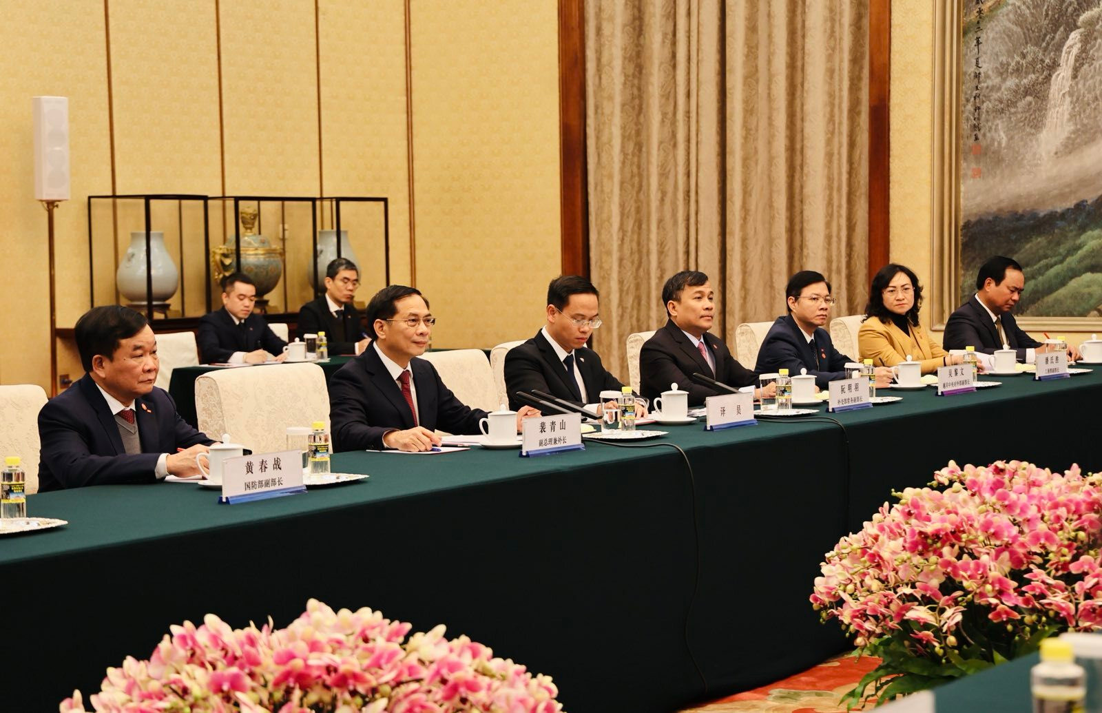 Phó Thủ tướng Bùi Thanh Sơn hội kiến Phó Chủ tịch Trung Quốc Hàn Chính 