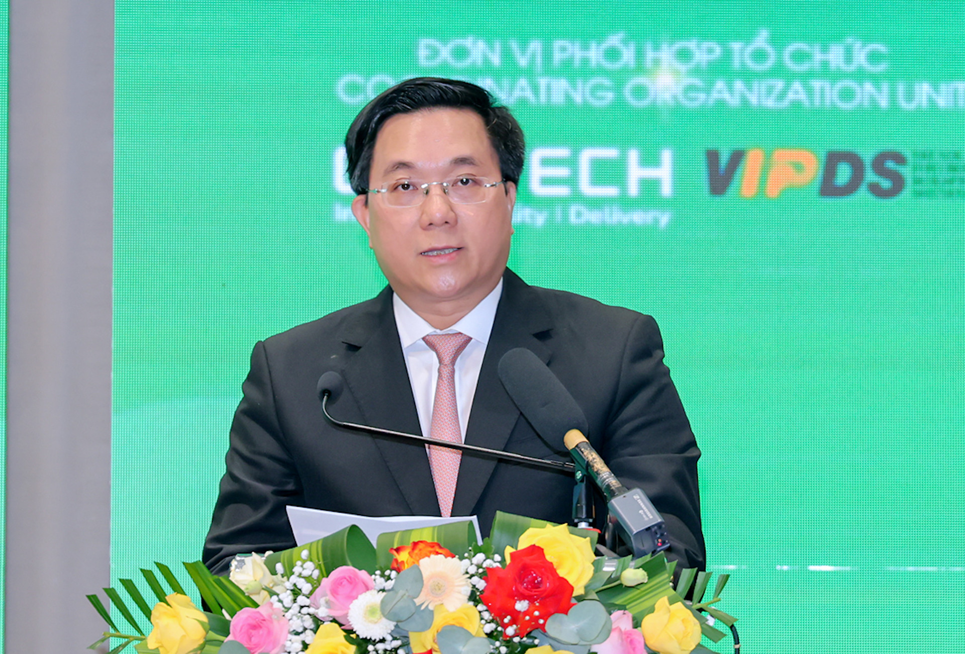 Chủ tịch Vĩnh Phúc: Ưu tiên phát triển hạ tầng xanh, năng lượng tái tạo 