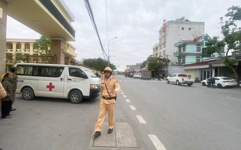 Điều tra vụ nữ sinh lớp 8 tử vong trong sân trường ở Hải Phòng