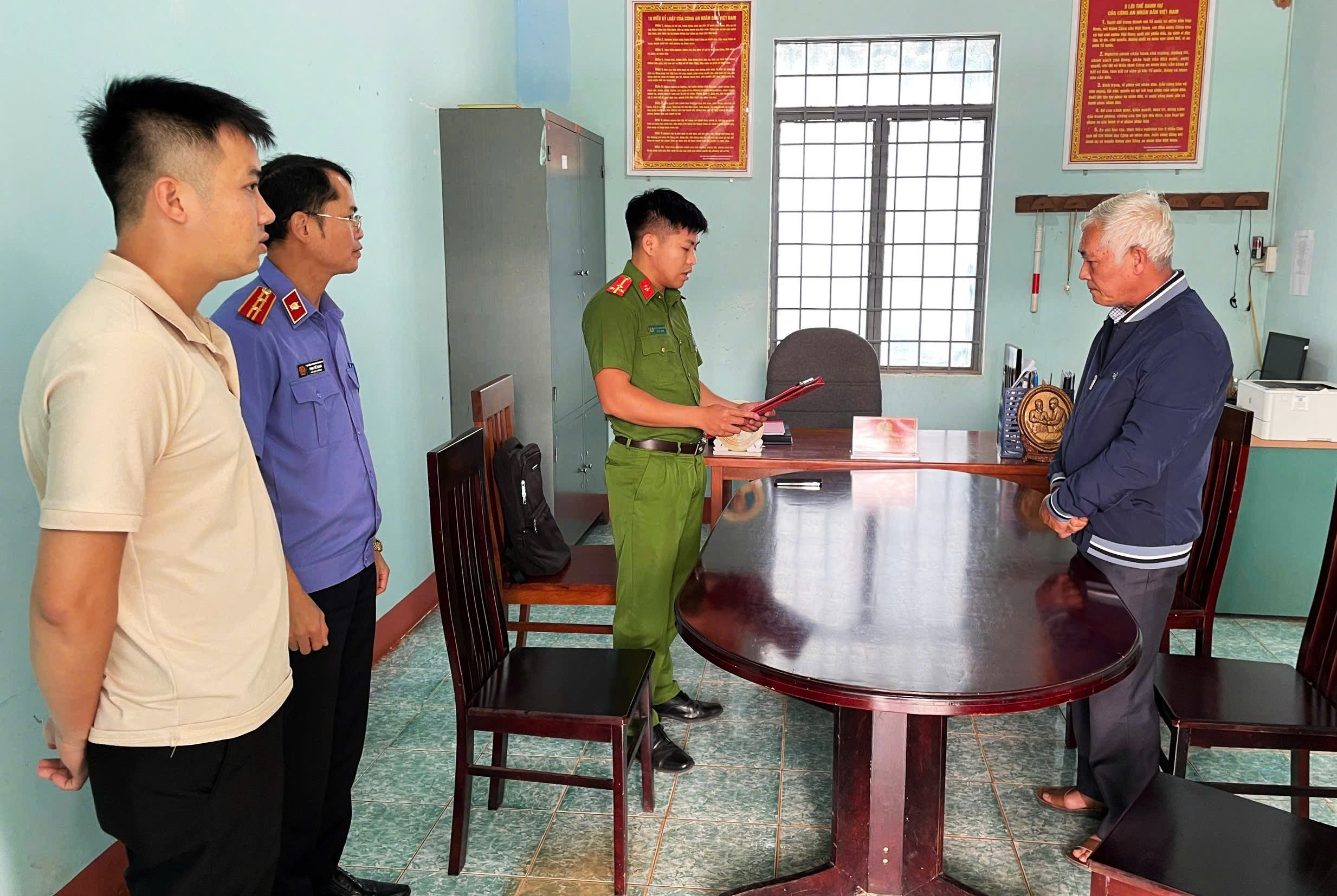 Bắt kẻ giả danh nhà báo để lừa tiền 'chạy án' sau 2 năm lẩn trốn