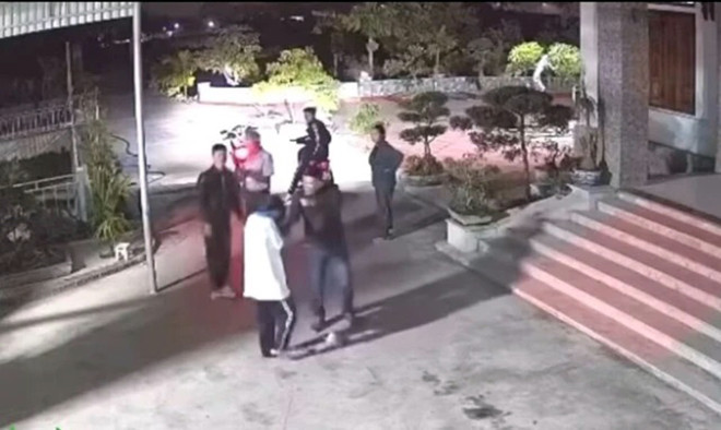 Nguyên nhân nữ sinh lớp 12 ở Hải Dương bị bố và chú bạo hành gây thương tích