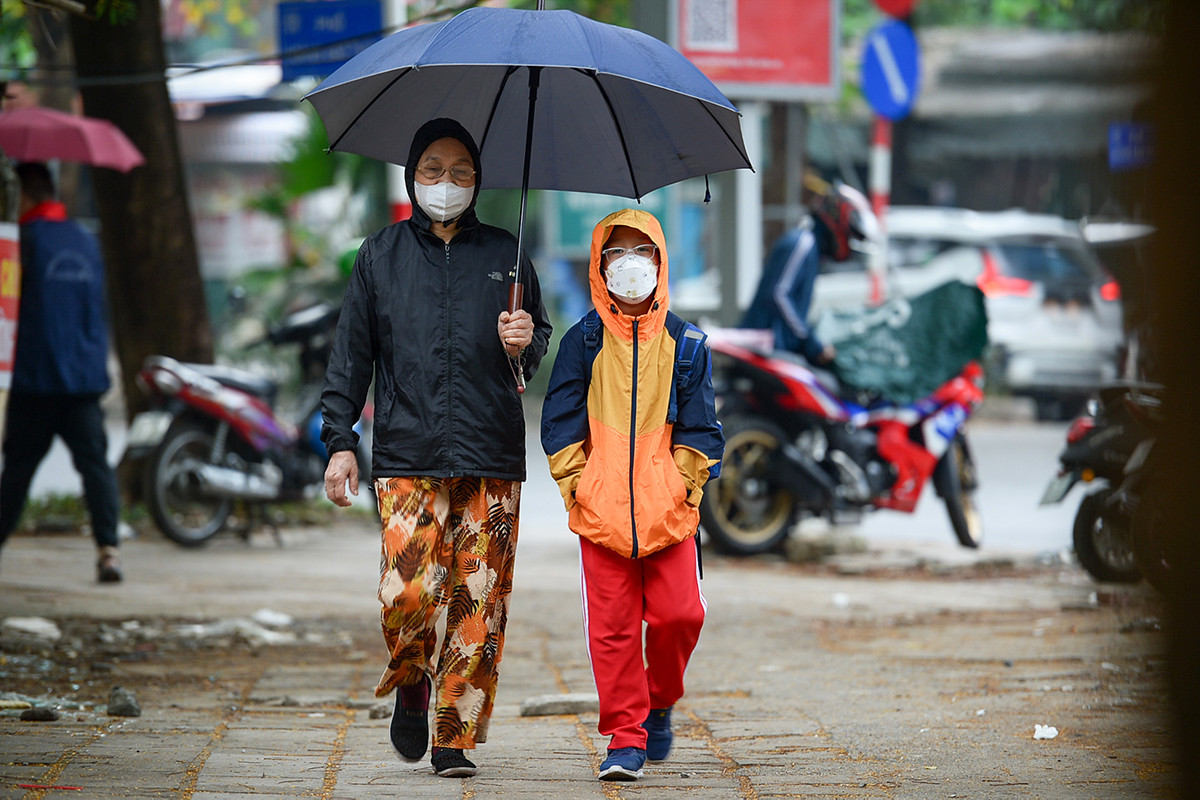 Dự báo thời tiết Hà Nội ngày 18/12: Trưa chiều hửng nắng, rét nhất 13 độ C