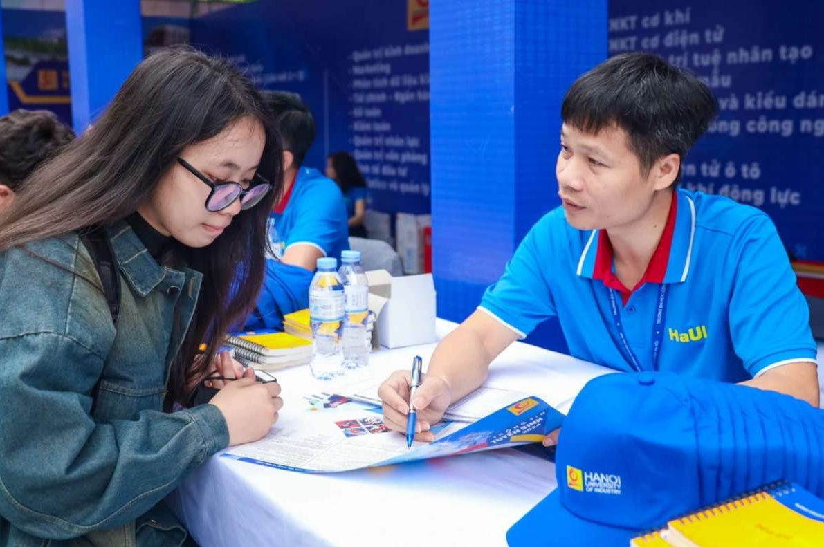 Thêm trường đại học ở Hà Nội bỏ xét học bạ từ 2025