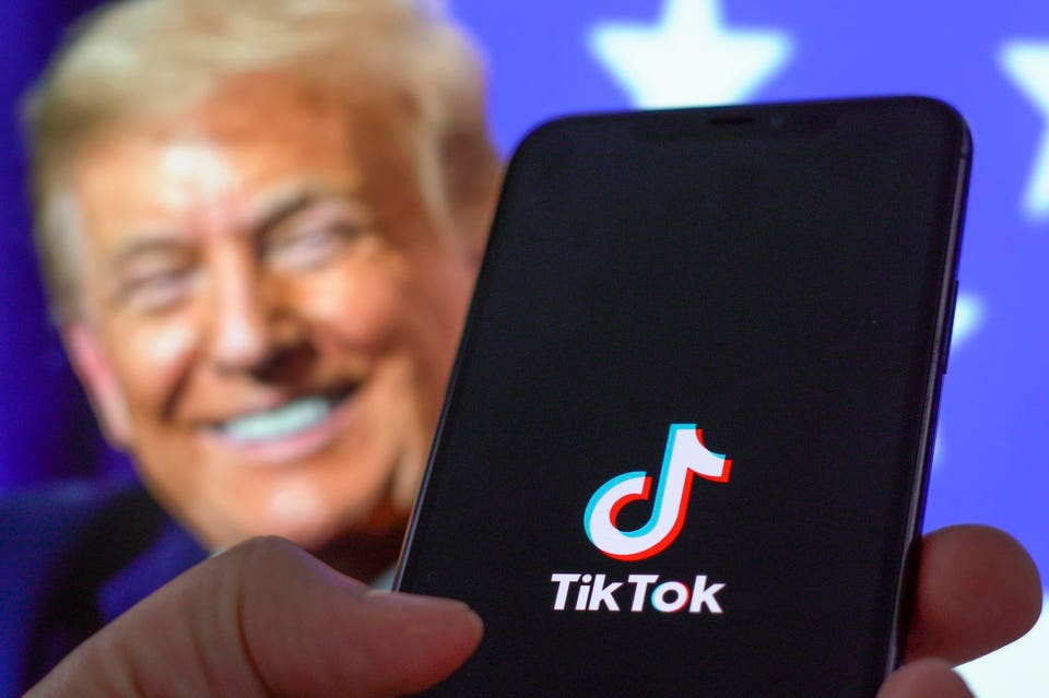 Ông Donald Trump sẽ làm 'hiệp sĩ áo trắng' giải cứu TikTok?