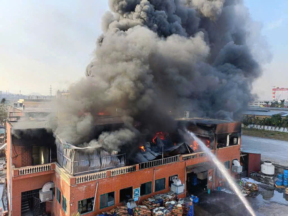 Cháy lớn trong khu công nghiệp ở Quảng Ninh