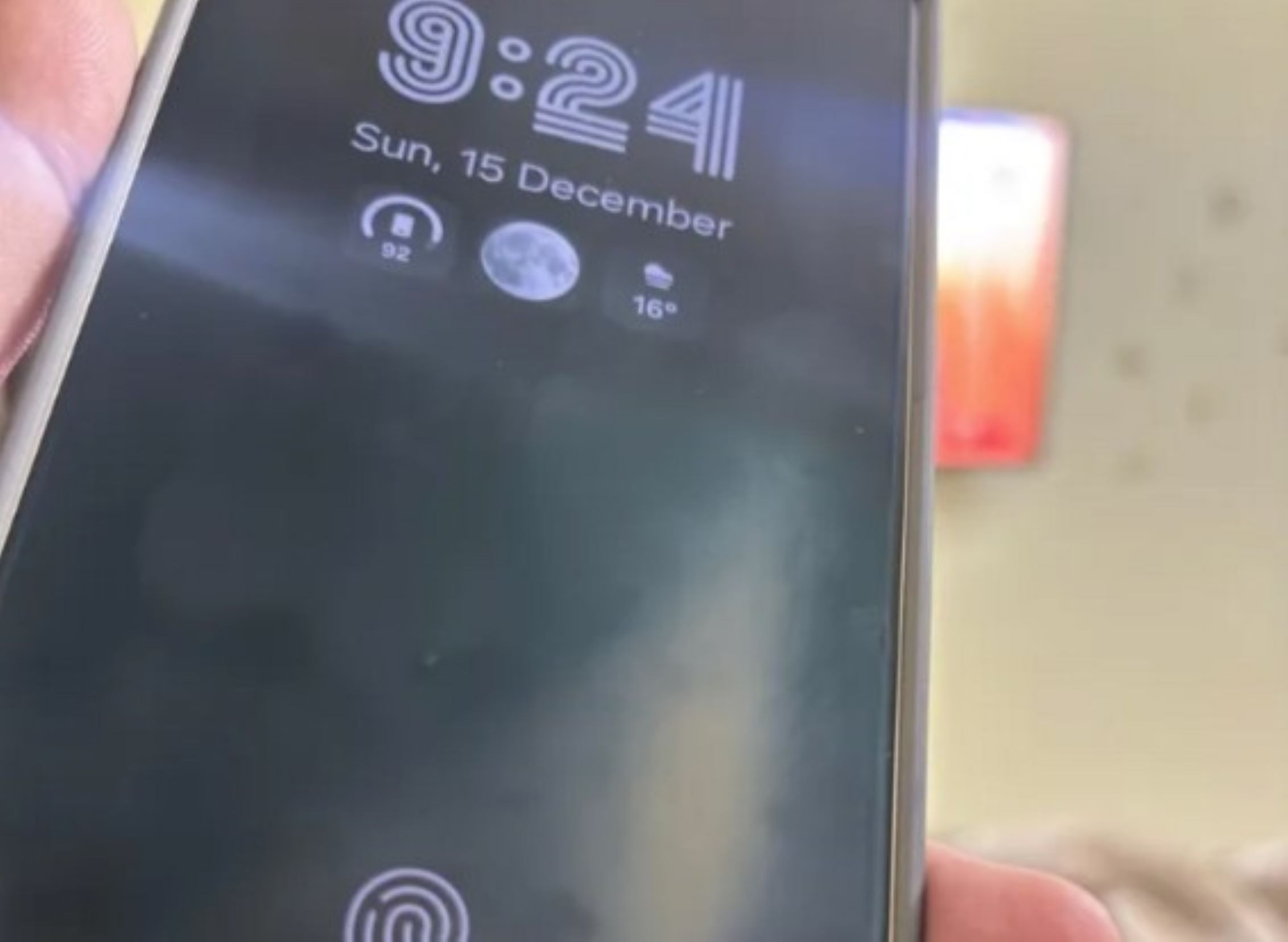 Lớp phủ màn hình Samsung Galaxy S24 Ultra xuống cấp nhanh bất ngờ