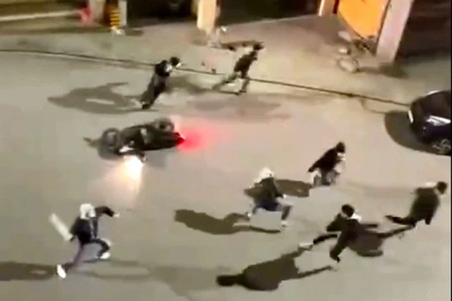 Triệu tập 16 thanh, thiếu niên dùng hung khí hỗn chiến đường phố tại Quảng Ninh