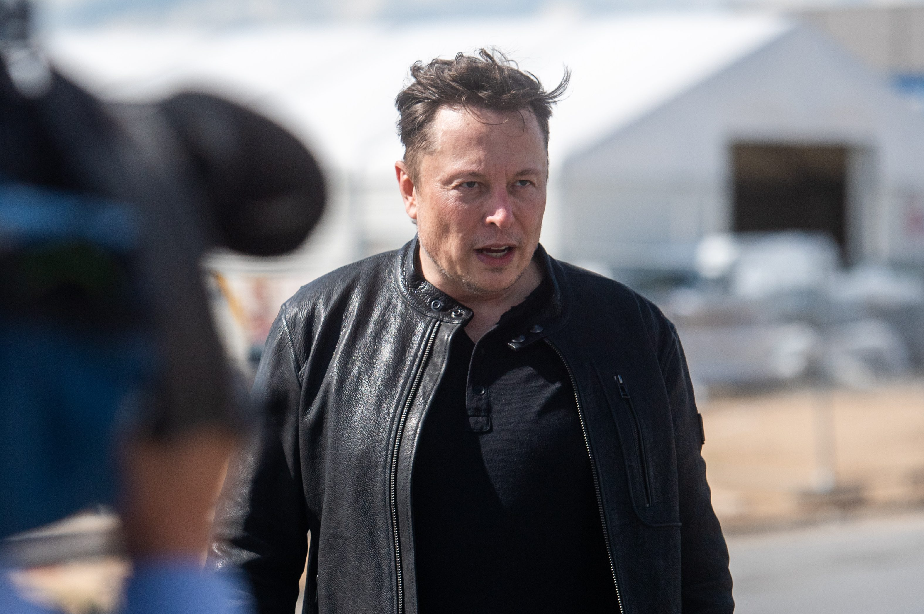 Elon Musk bị cấm vào cơ sở của SpaceX vì từng dùng chất cấm