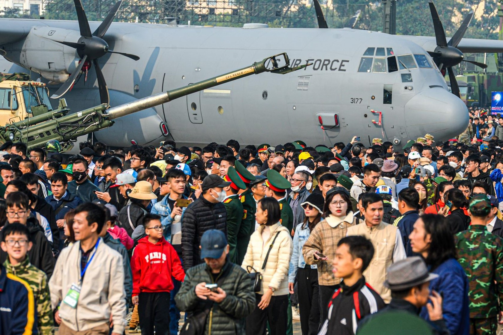 Mở cửa triển lãm Quốc phòng quốc tế Việt Nam thêm 1 ngày để đón tiếp người dân