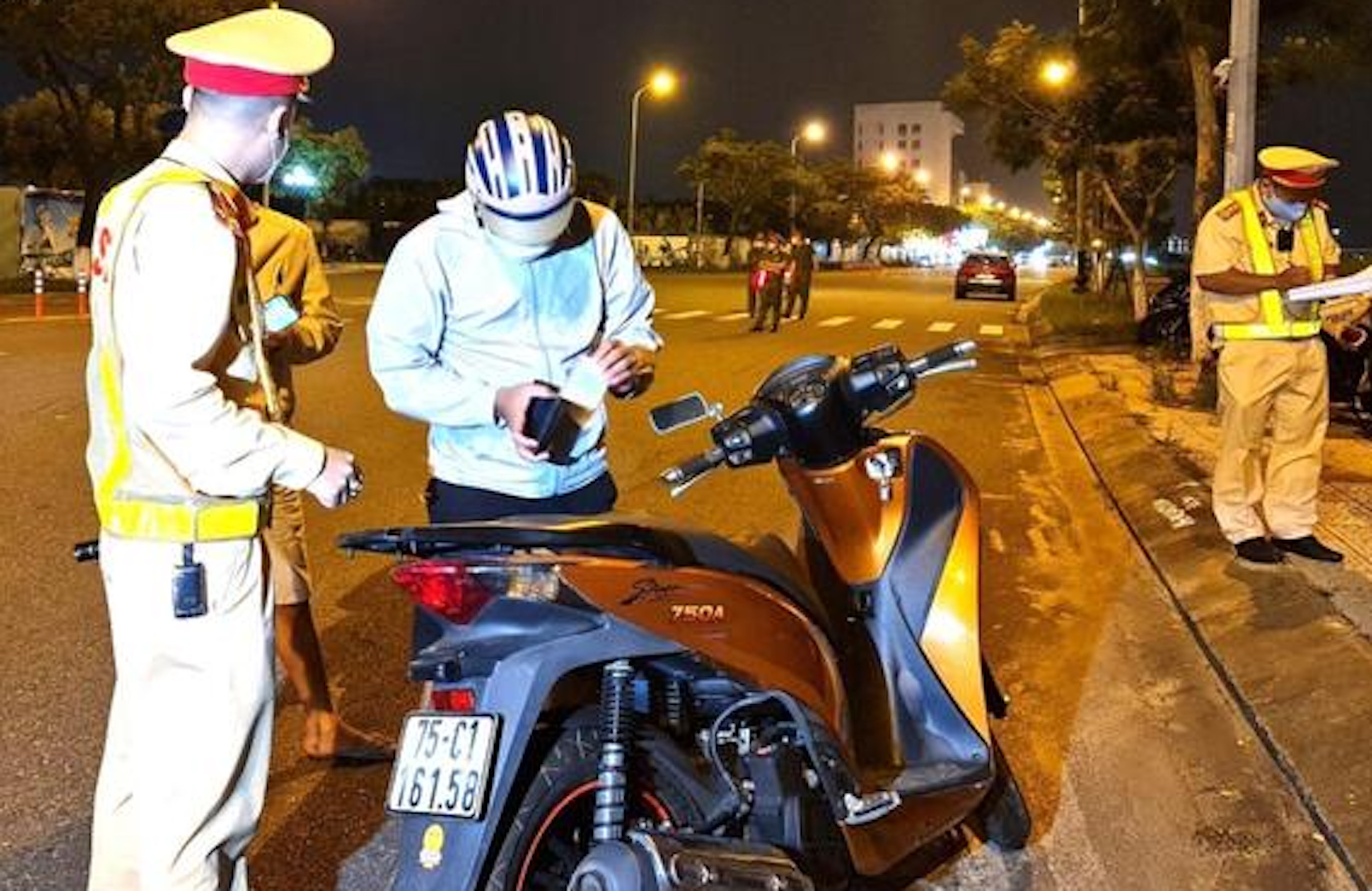 Các lỗi vi phạm giao thông được nộp phạt tại chỗ 